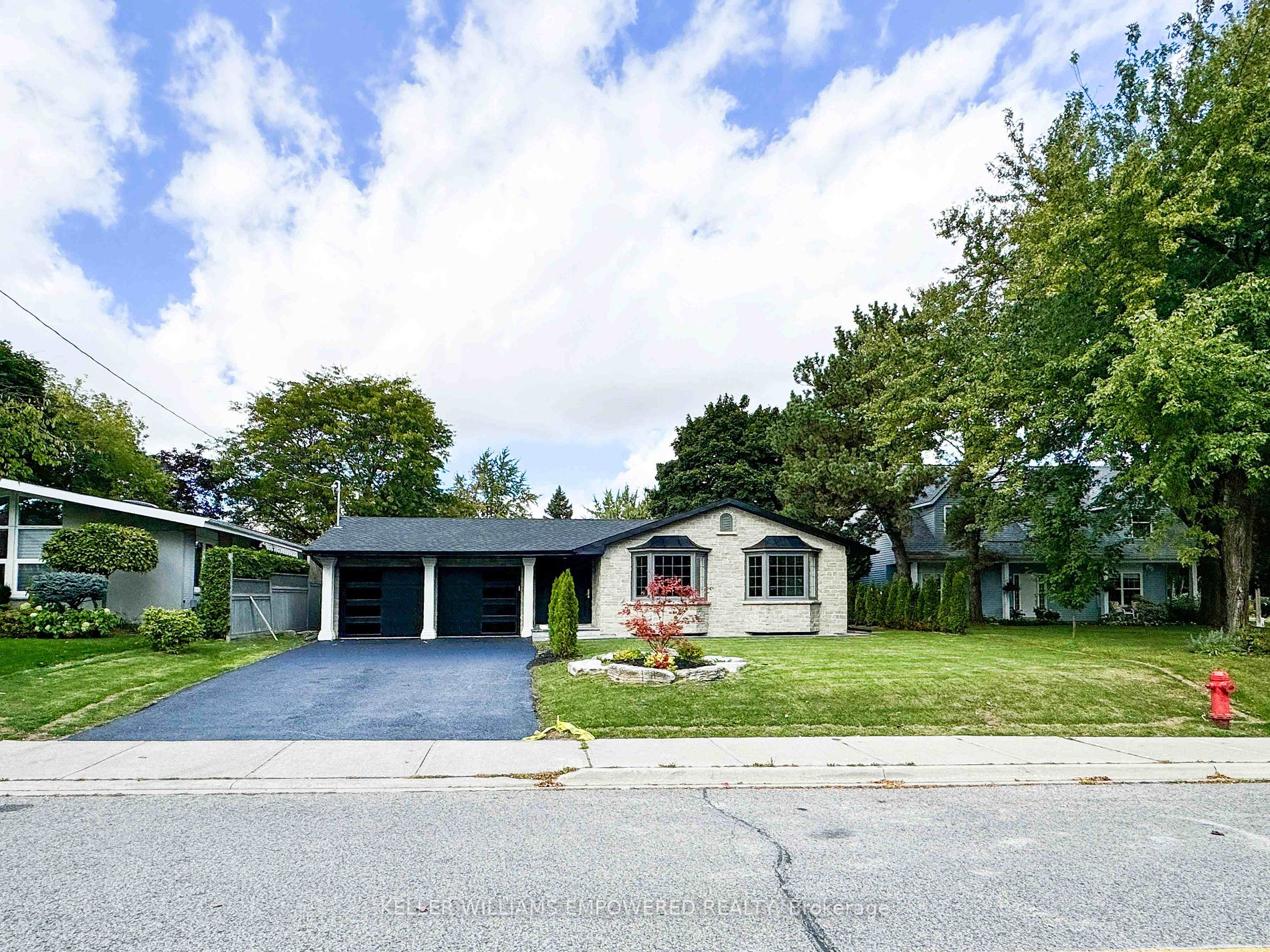 385 Easy Street