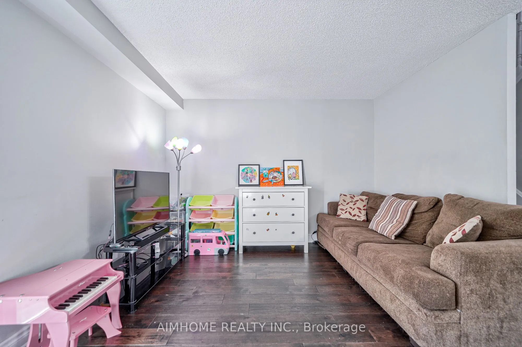 1692 John Street #30
