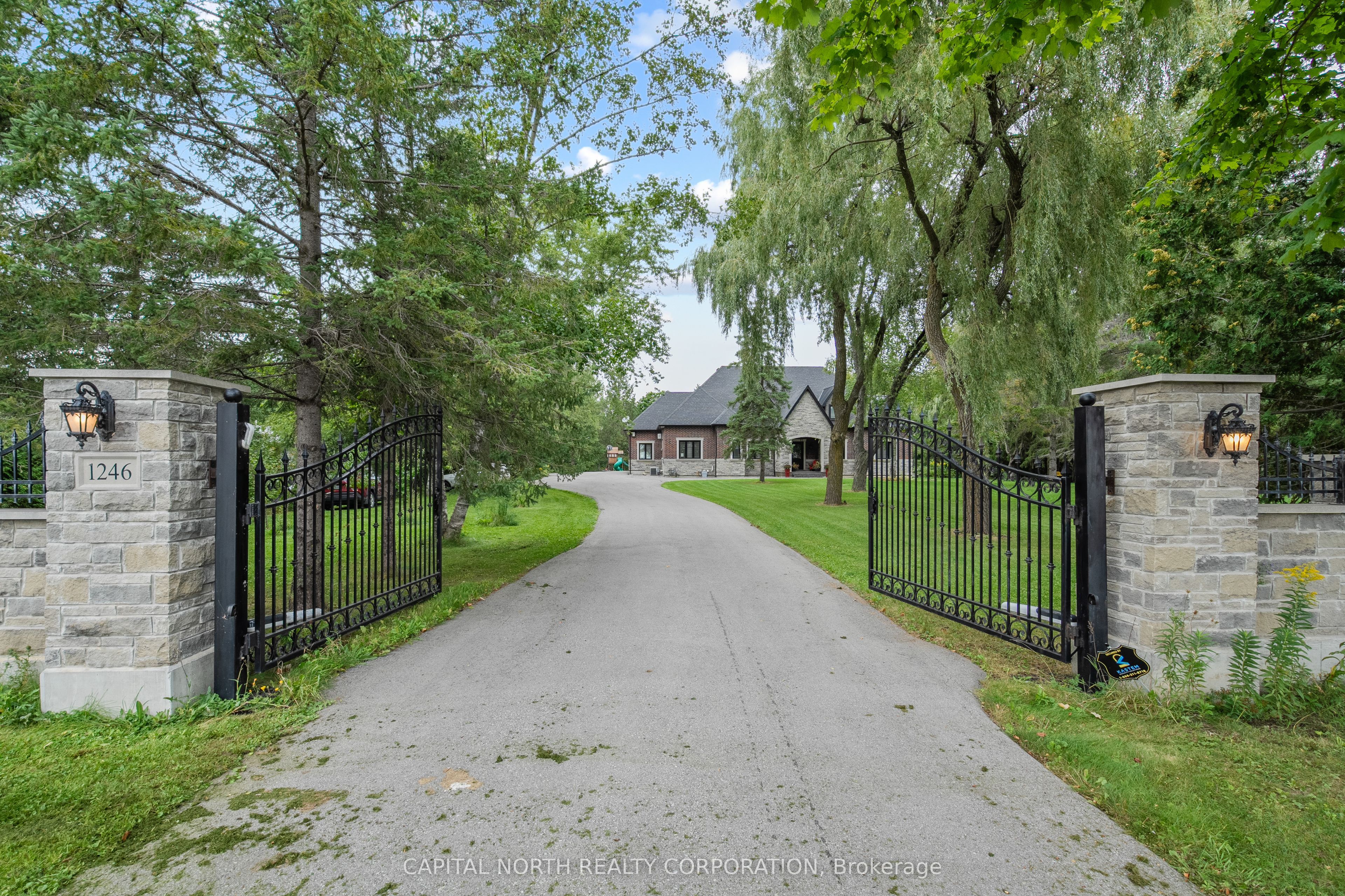 1246 15th Side Road
