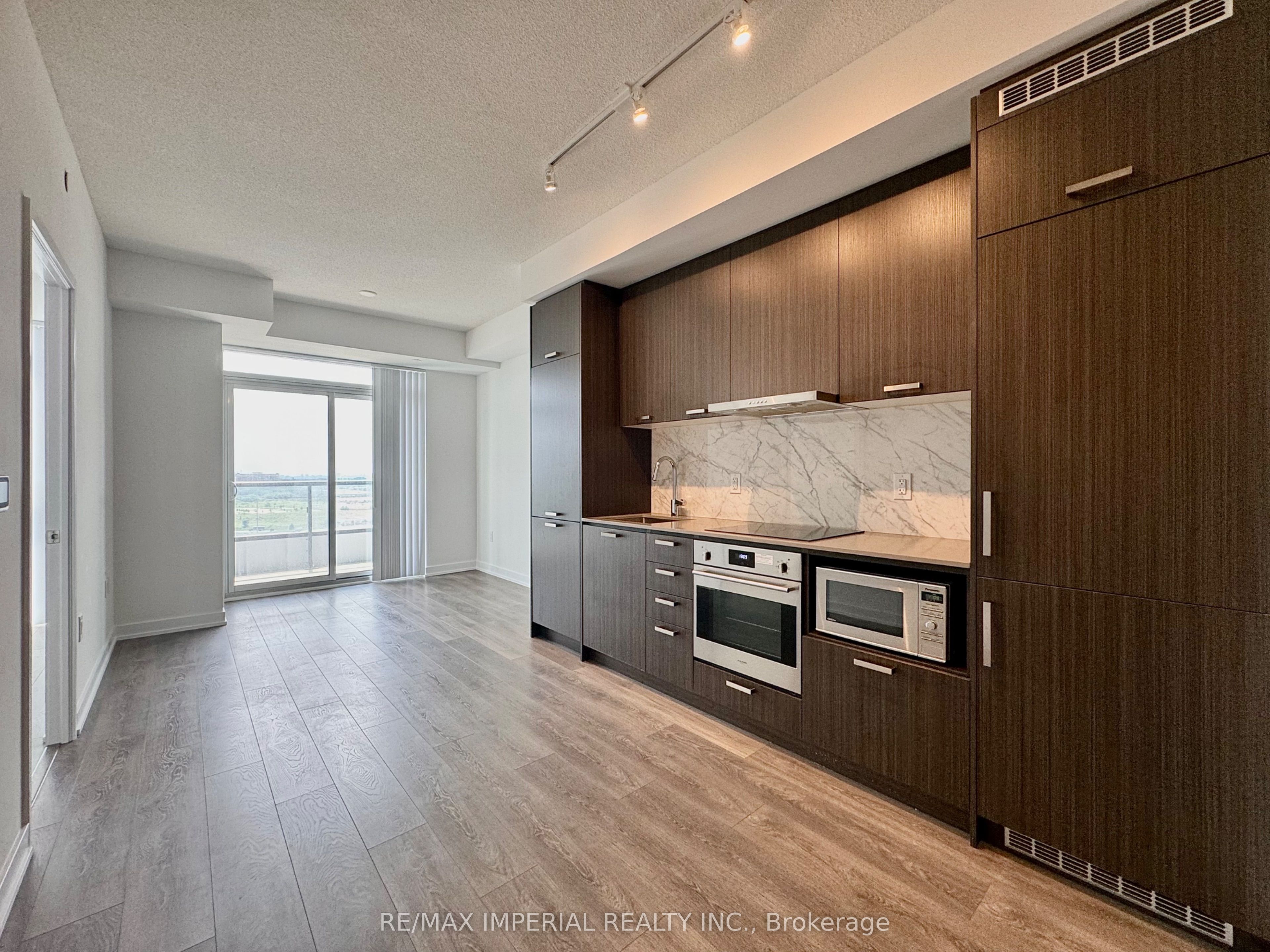 10 HONEYCRISP Crescent #1606