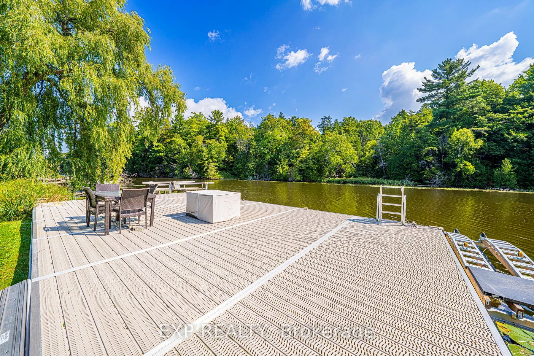 5 Birch Knoll Road