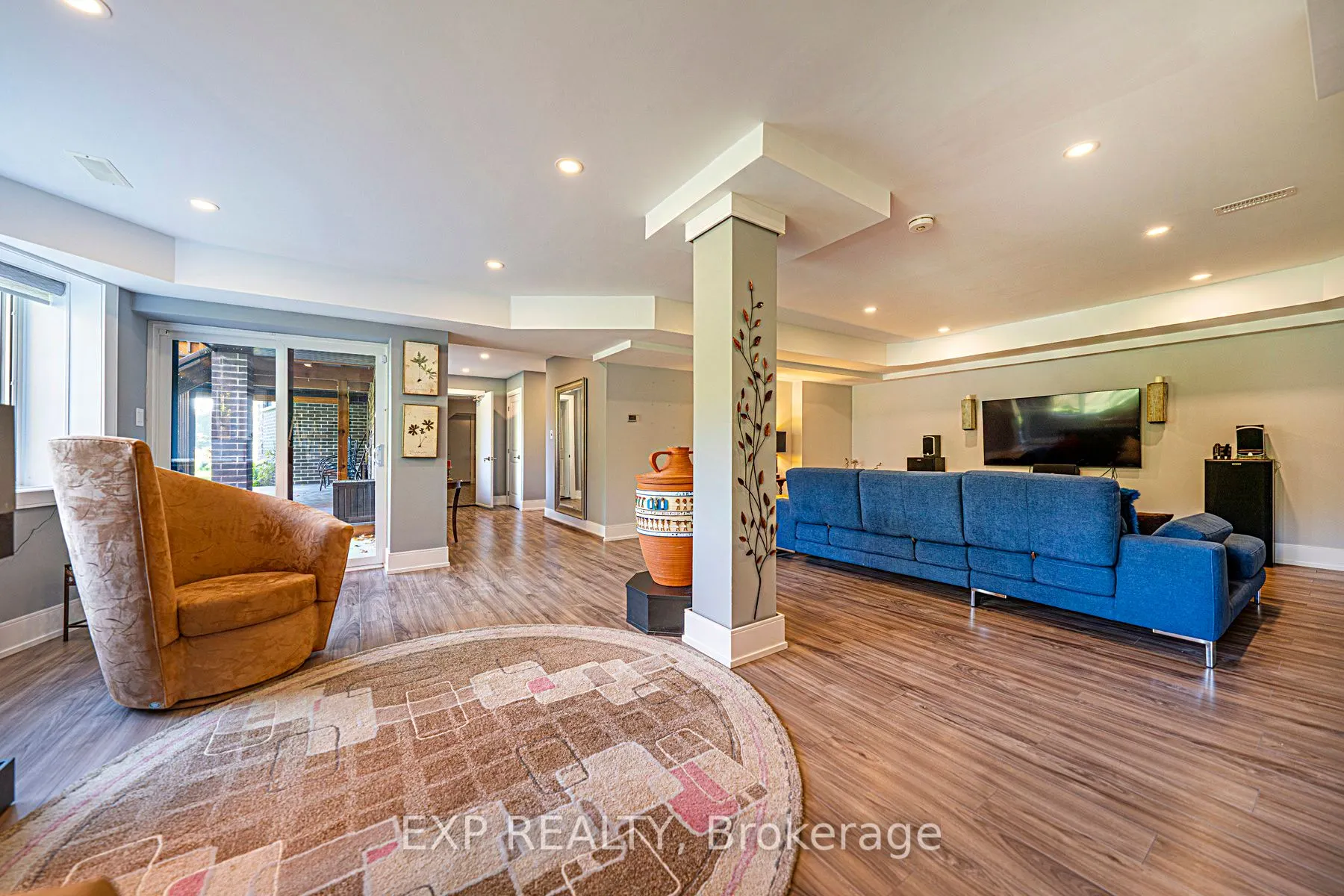 5 Birch Knoll Road