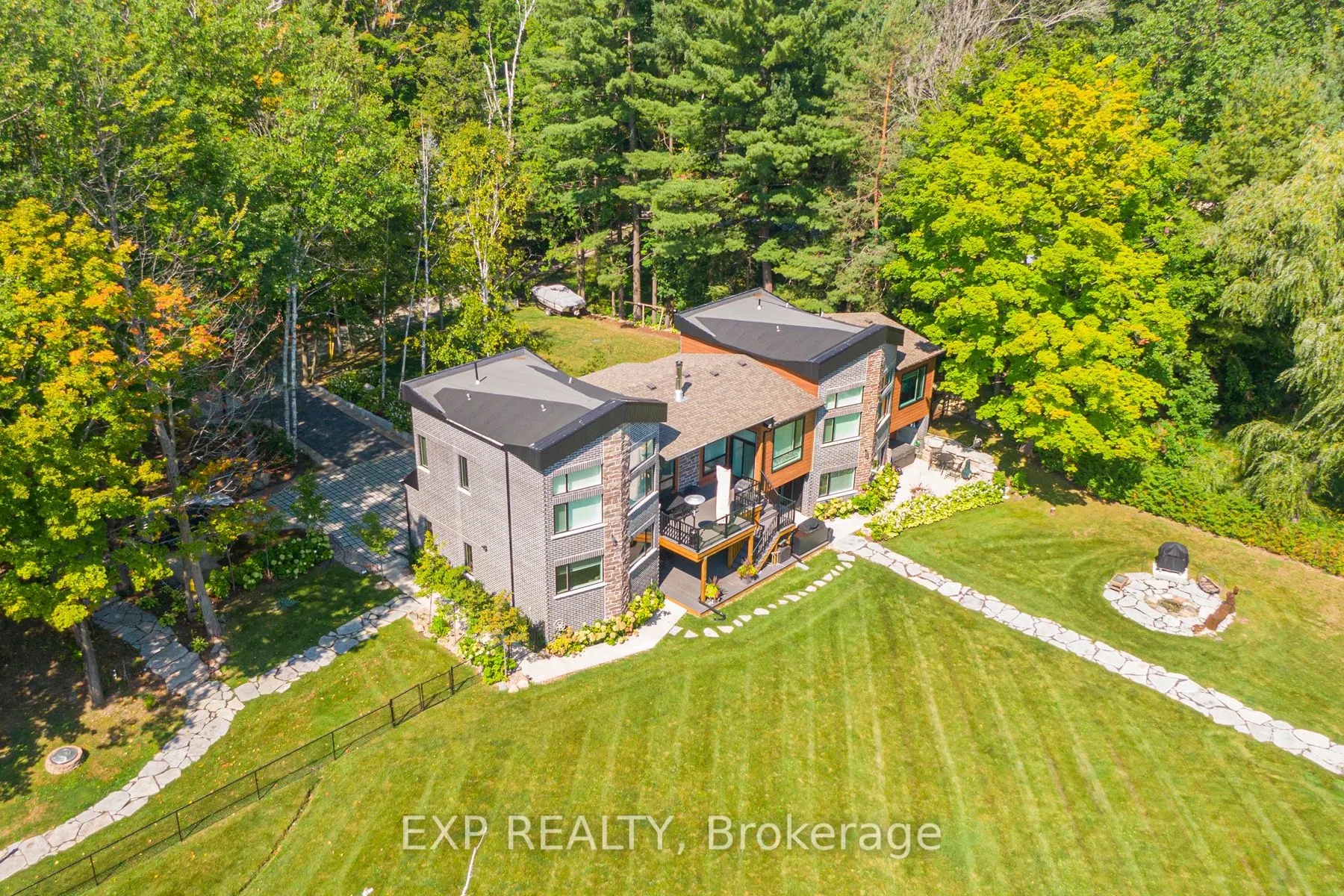 5 Birch Knoll Road