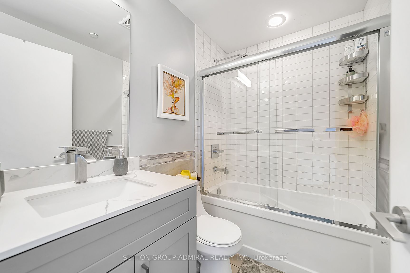 9471 Yonge Street, #213