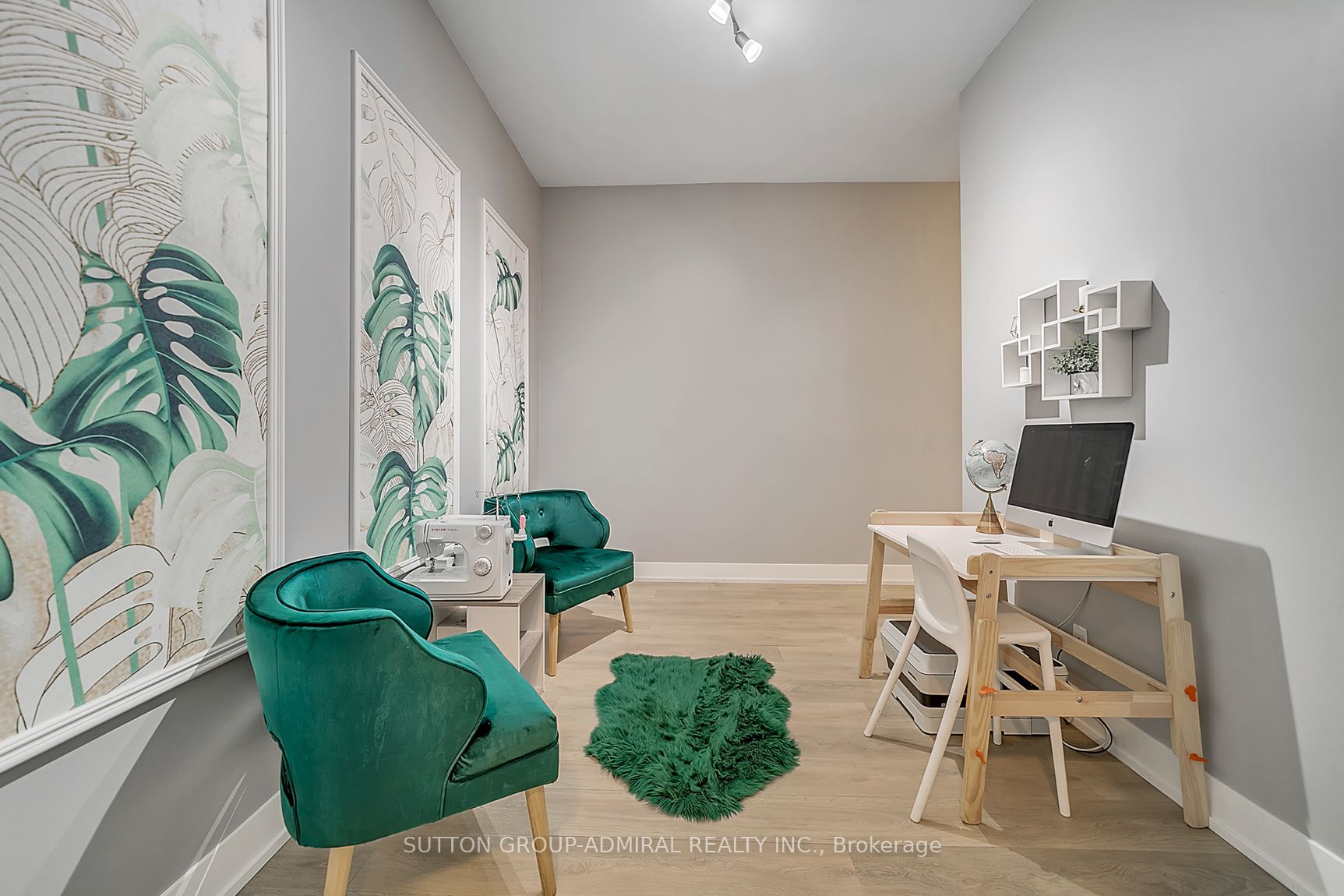 9471 Yonge Street, #213