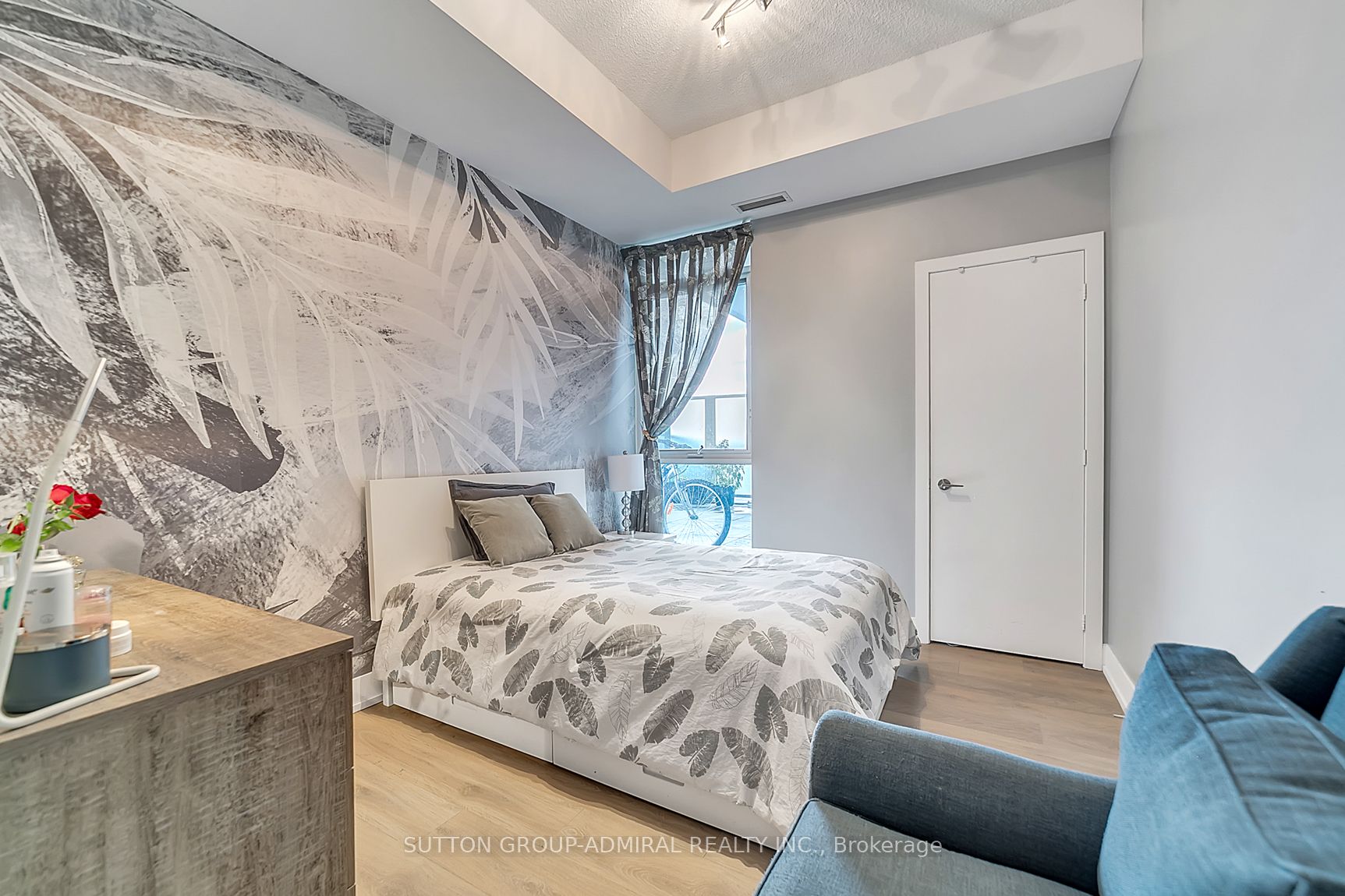 9471 Yonge Street, #213