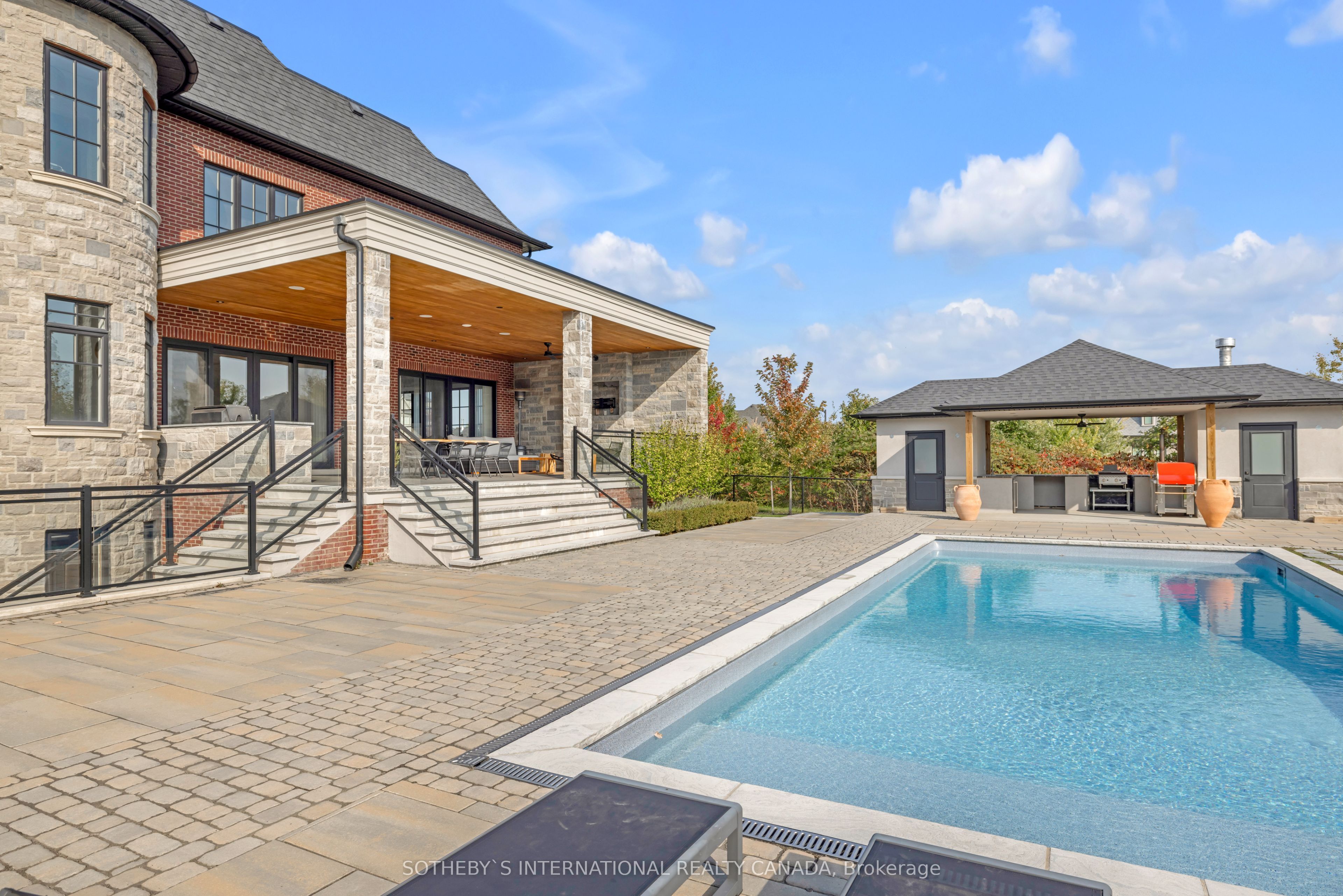 165 Northern Pines Boulevard