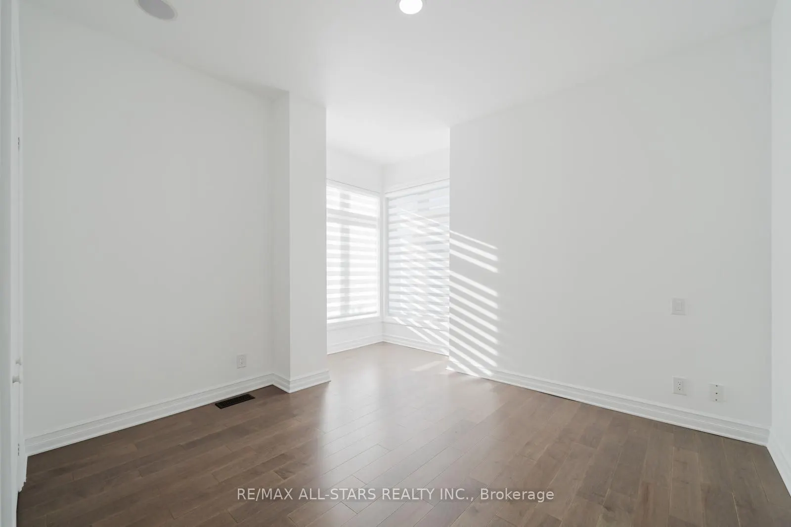 26 Lancer Drive