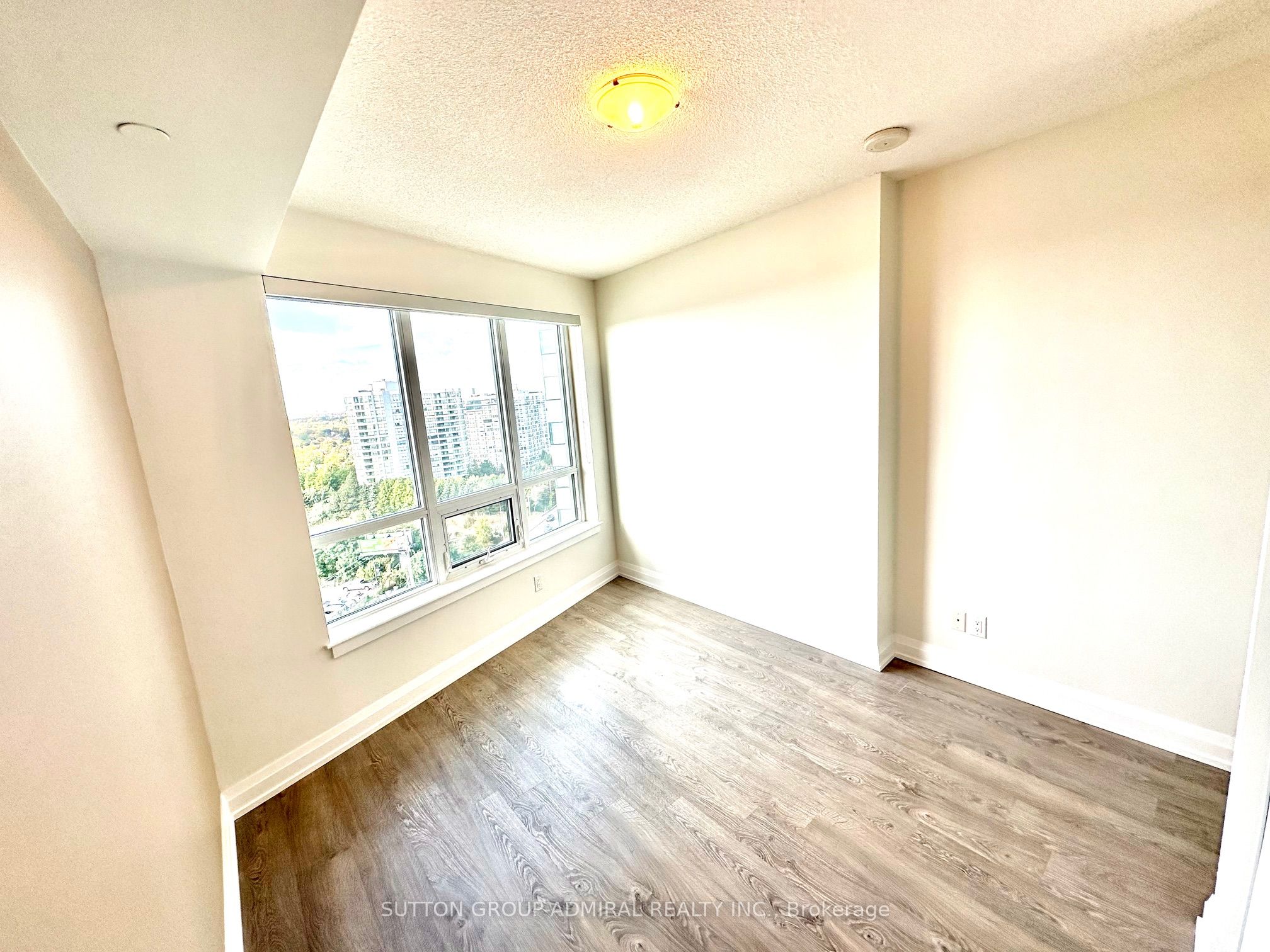 7171 Yonge Street, #1007