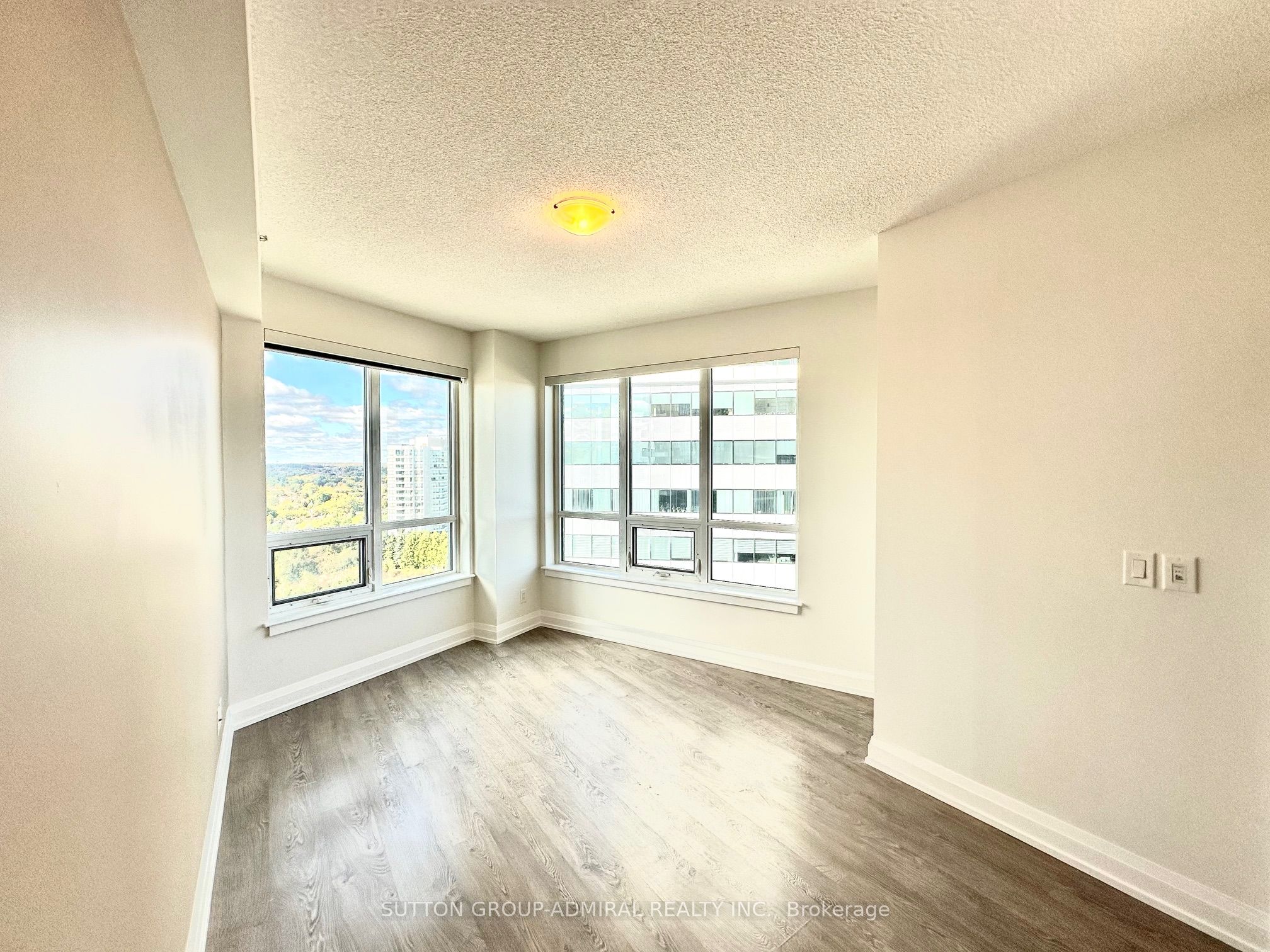 7171 Yonge Street, #1007