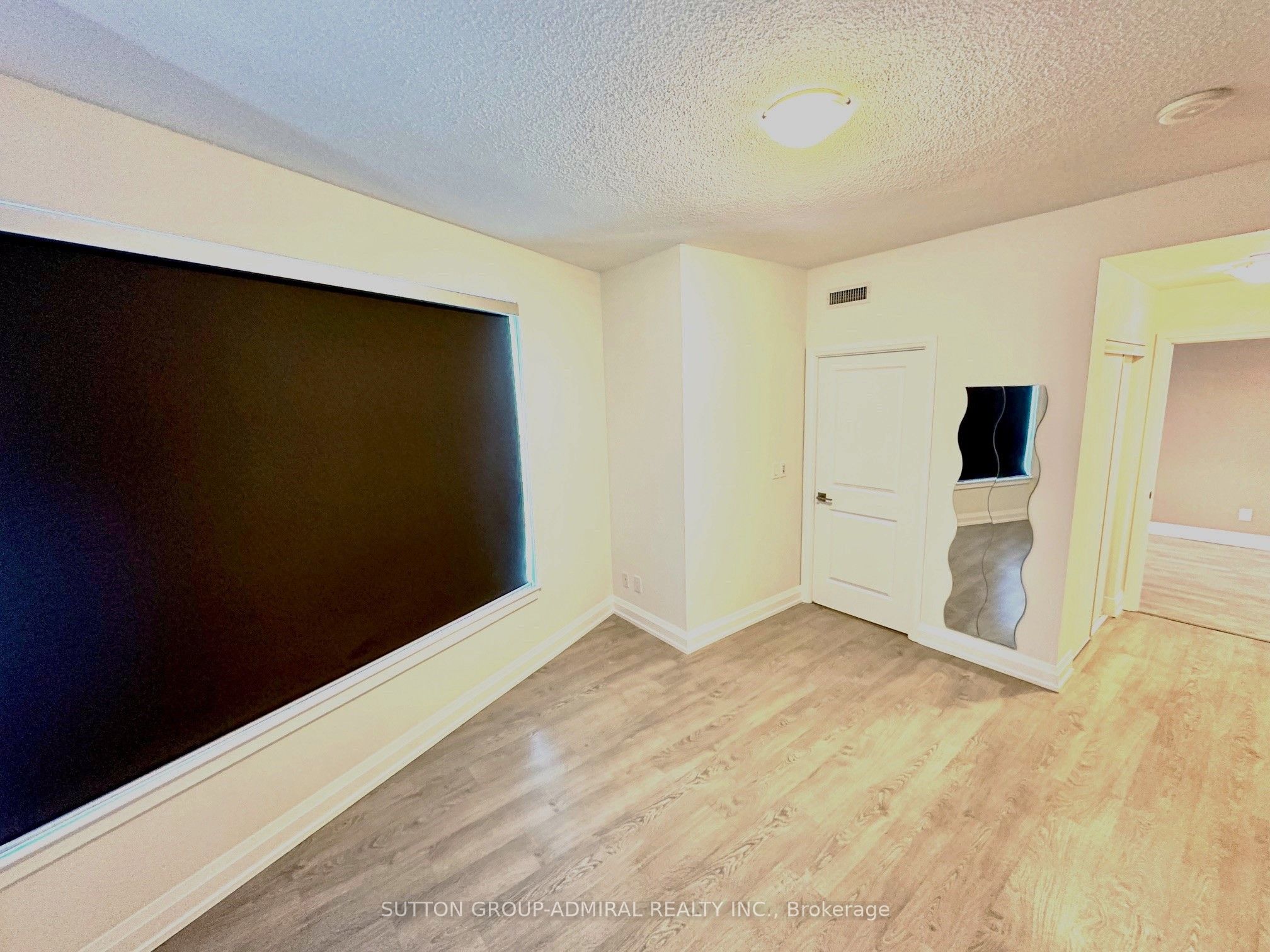 7171 Yonge Street, #1007
