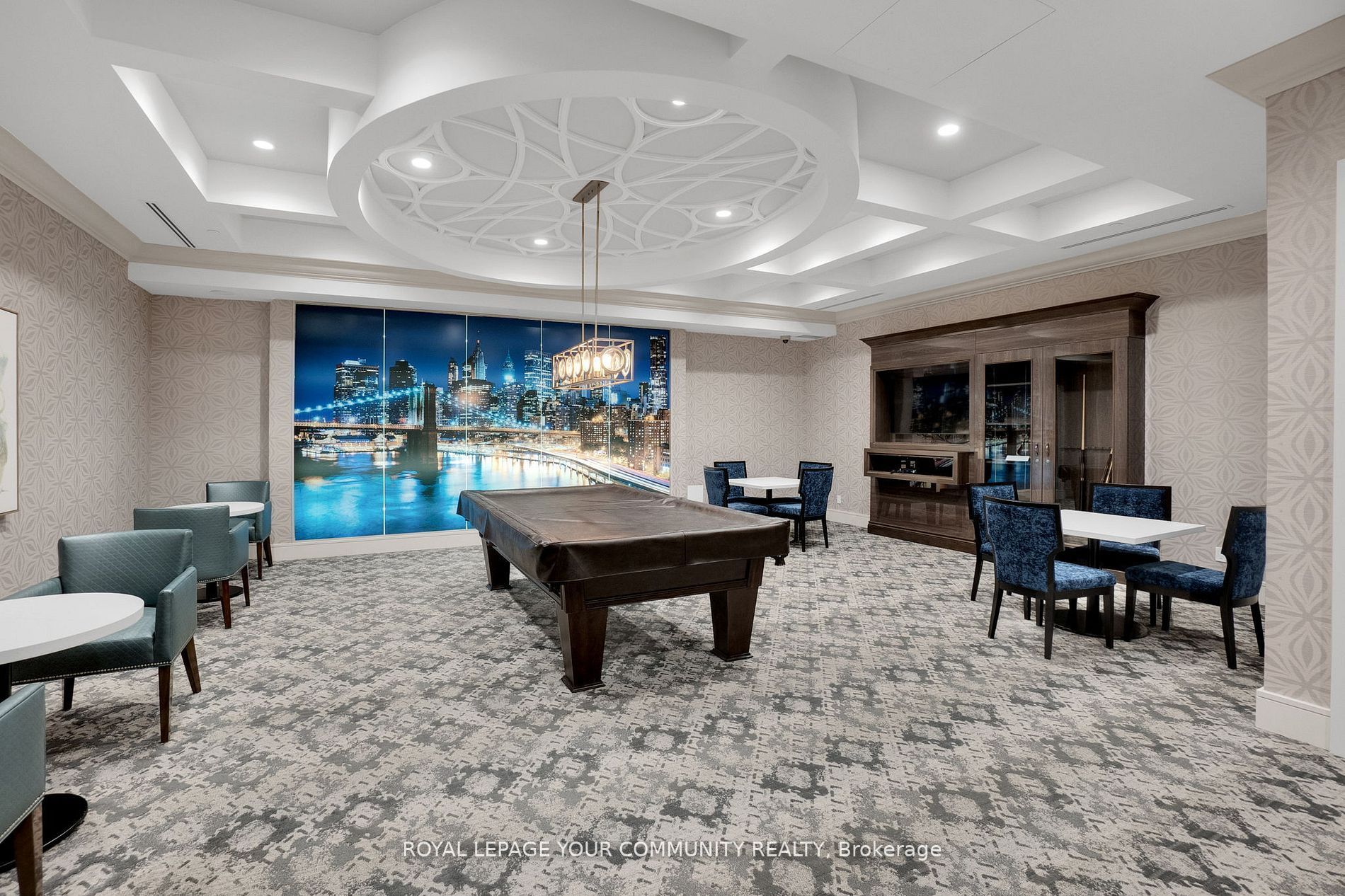 9085 Jane Street, #522