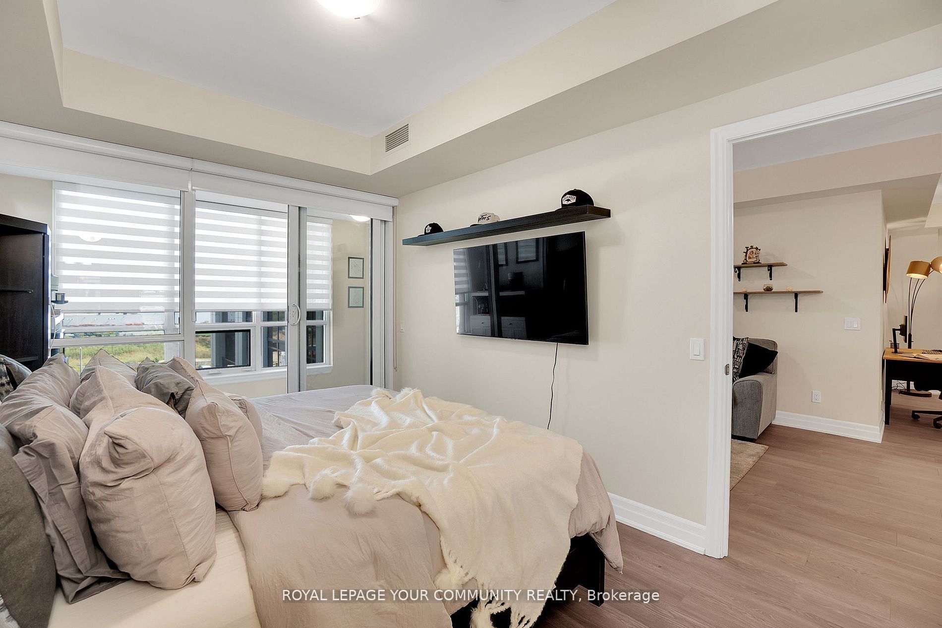 9085 Jane Street, #522