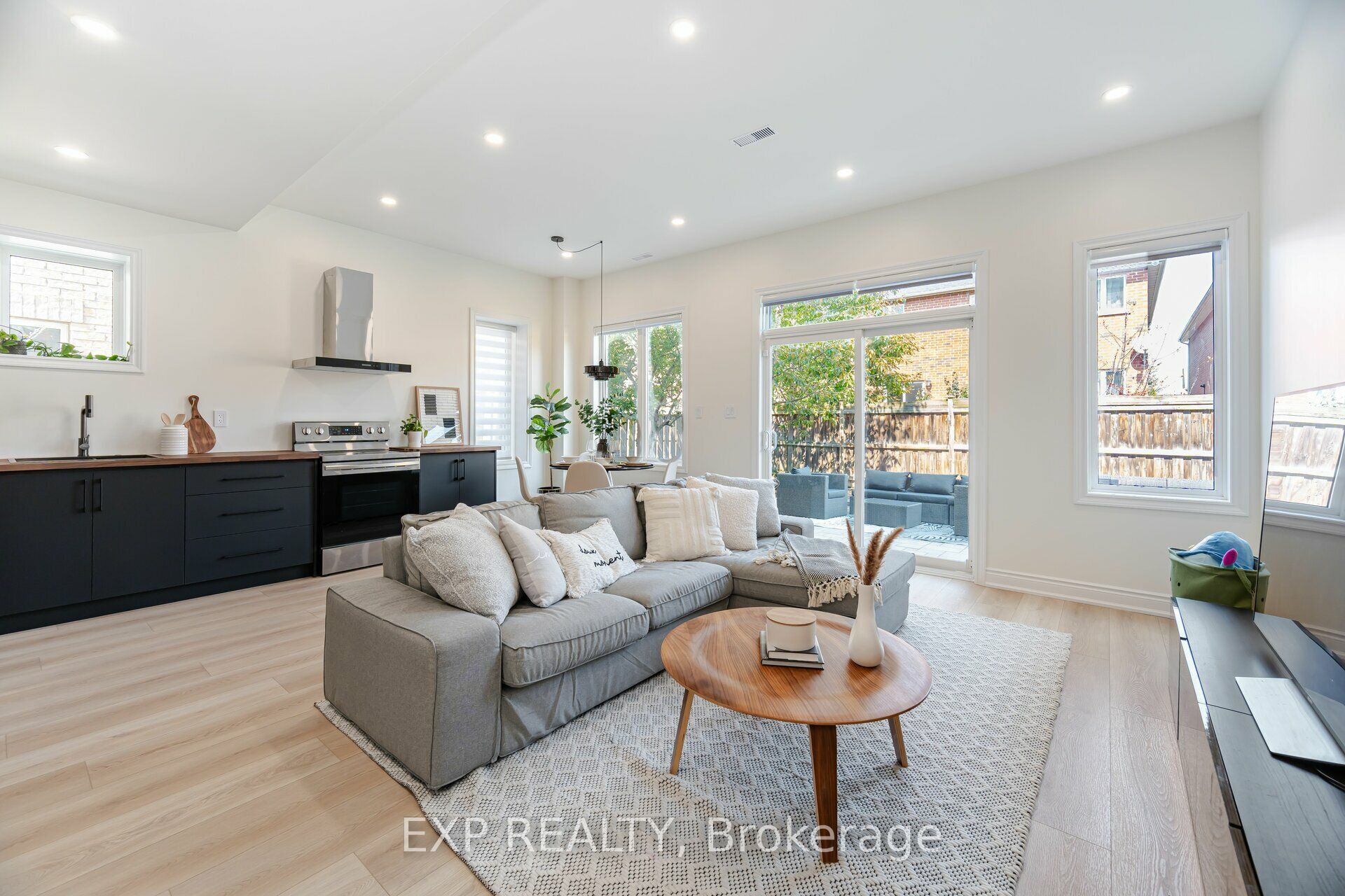 460 Autumn Hill Boulevard
