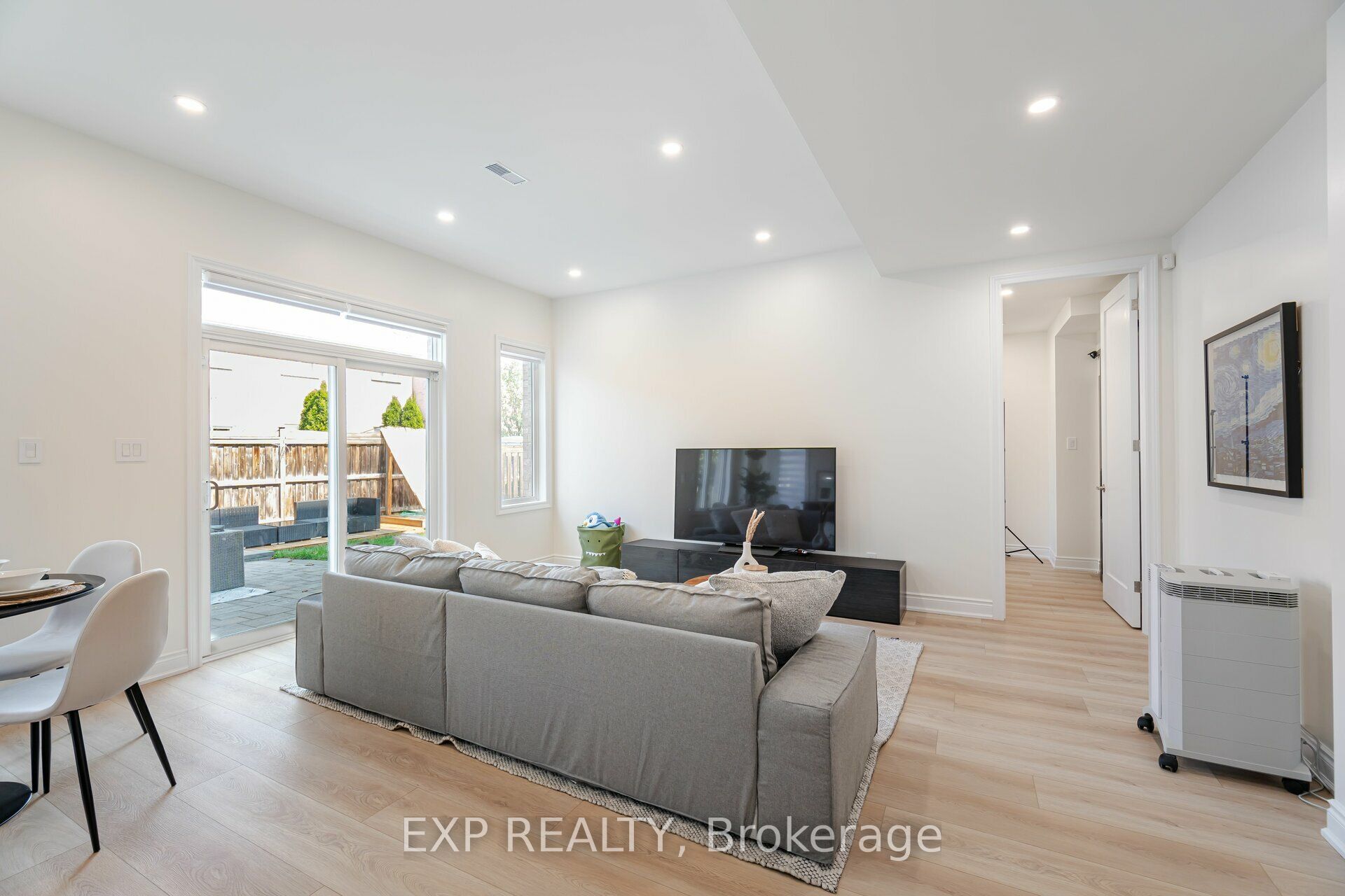 460 Autumn Hill Boulevard