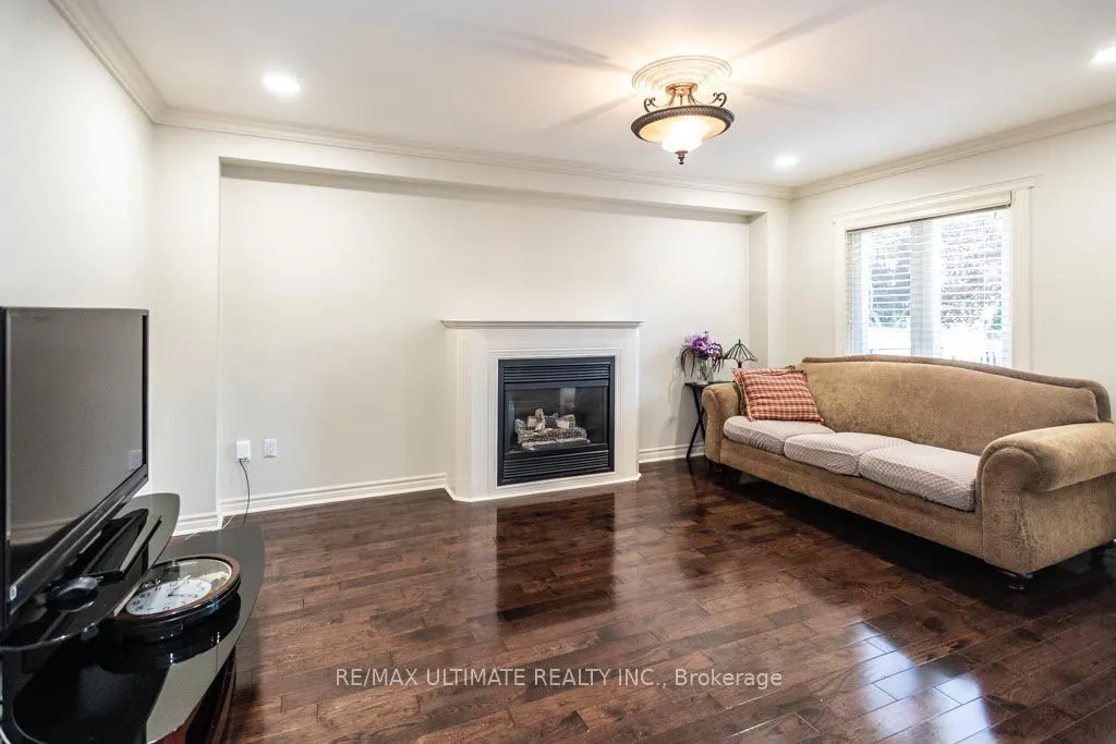 29 Mountcharles Crescent