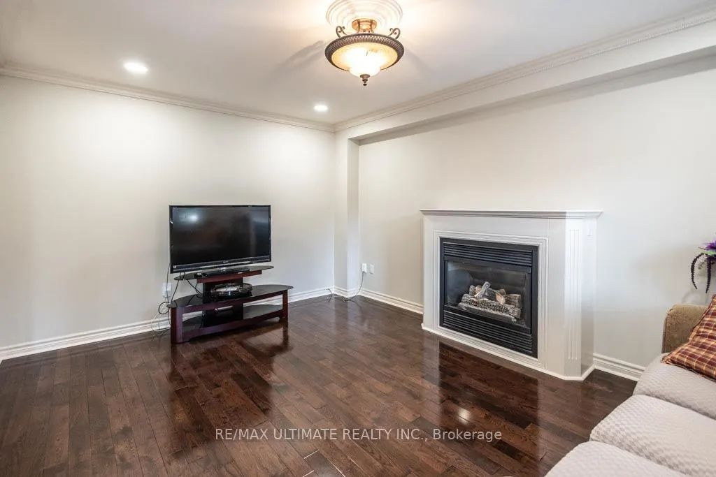 29 Mountcharles Crescent