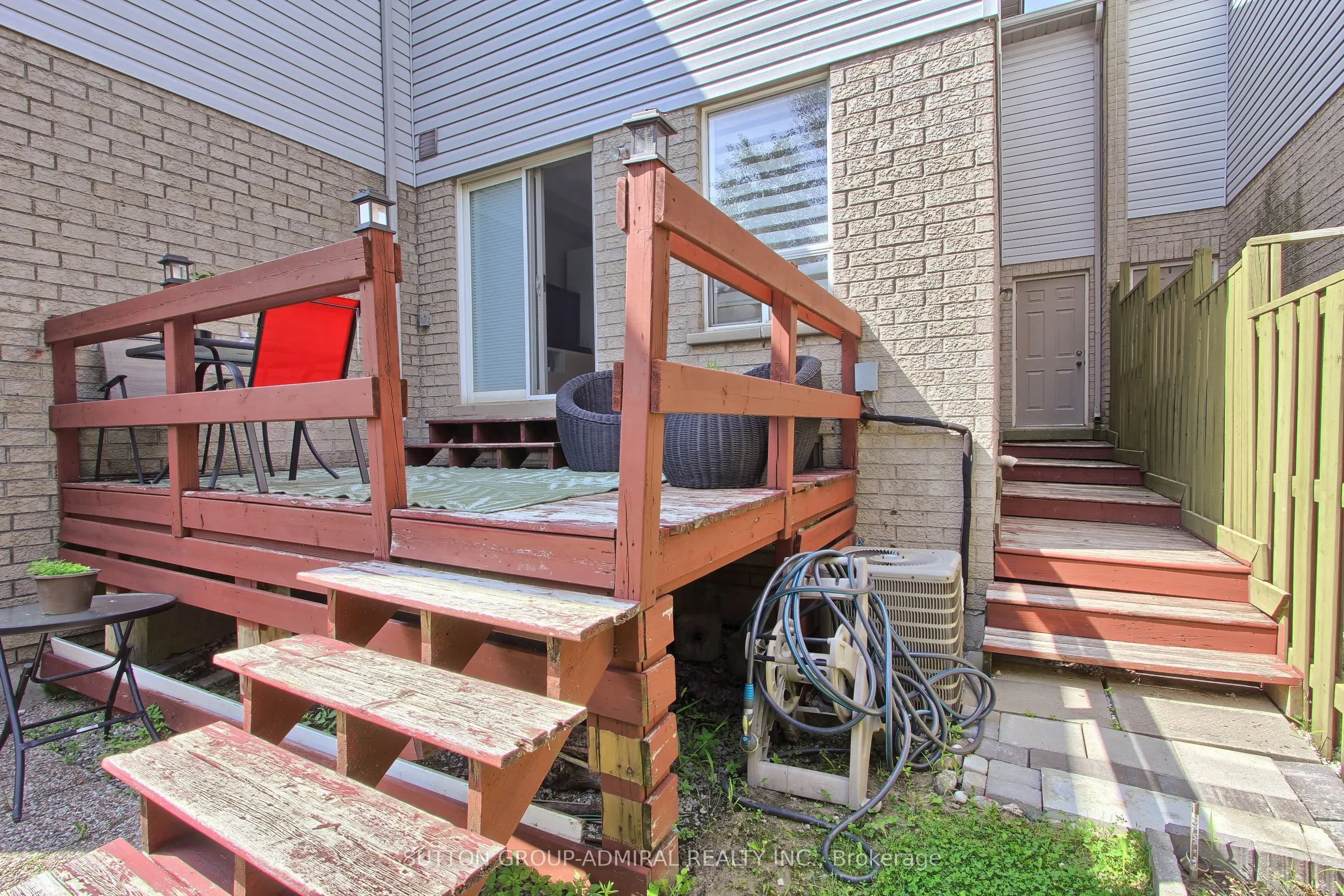 33 Lodgeway Drive