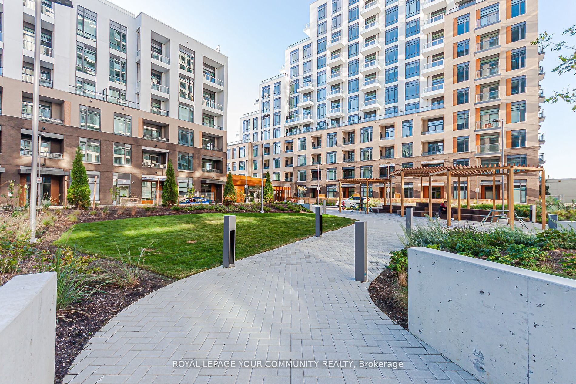 8 Beverley Glen Boulevard, #C711