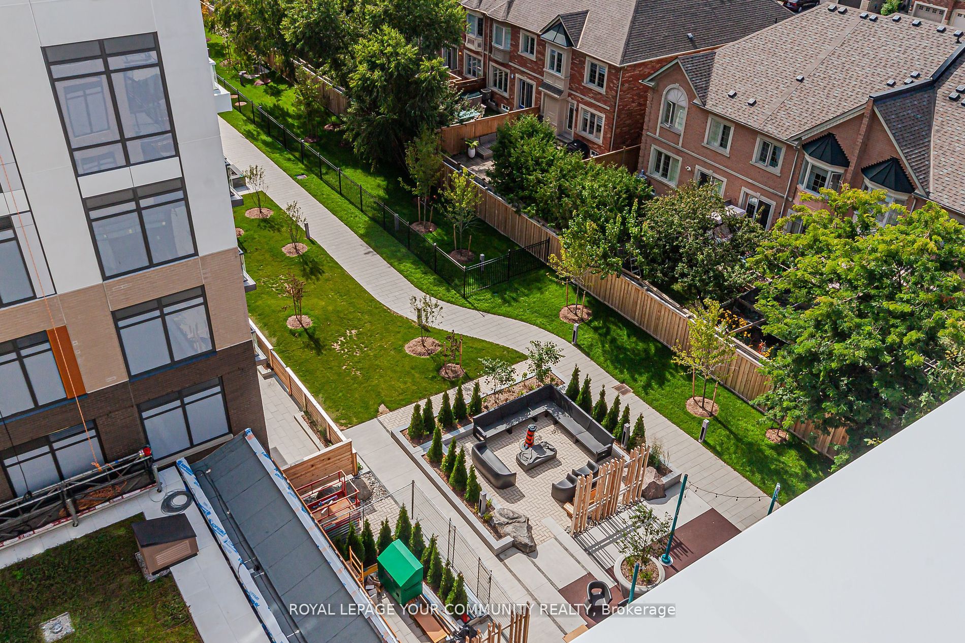 8 Beverley Glen Boulevard, #C711