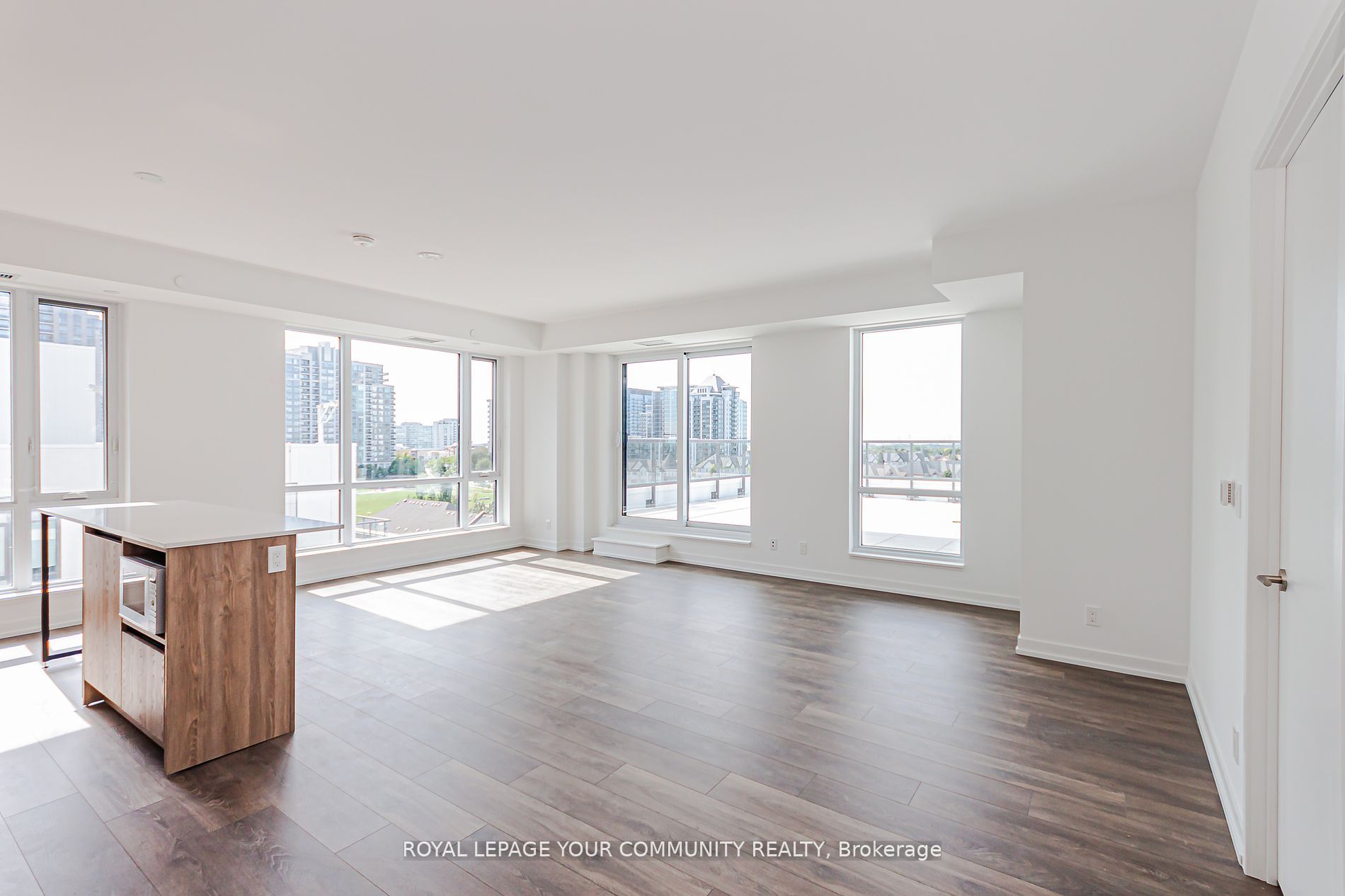 8 Beverley Glen Boulevard, #C711