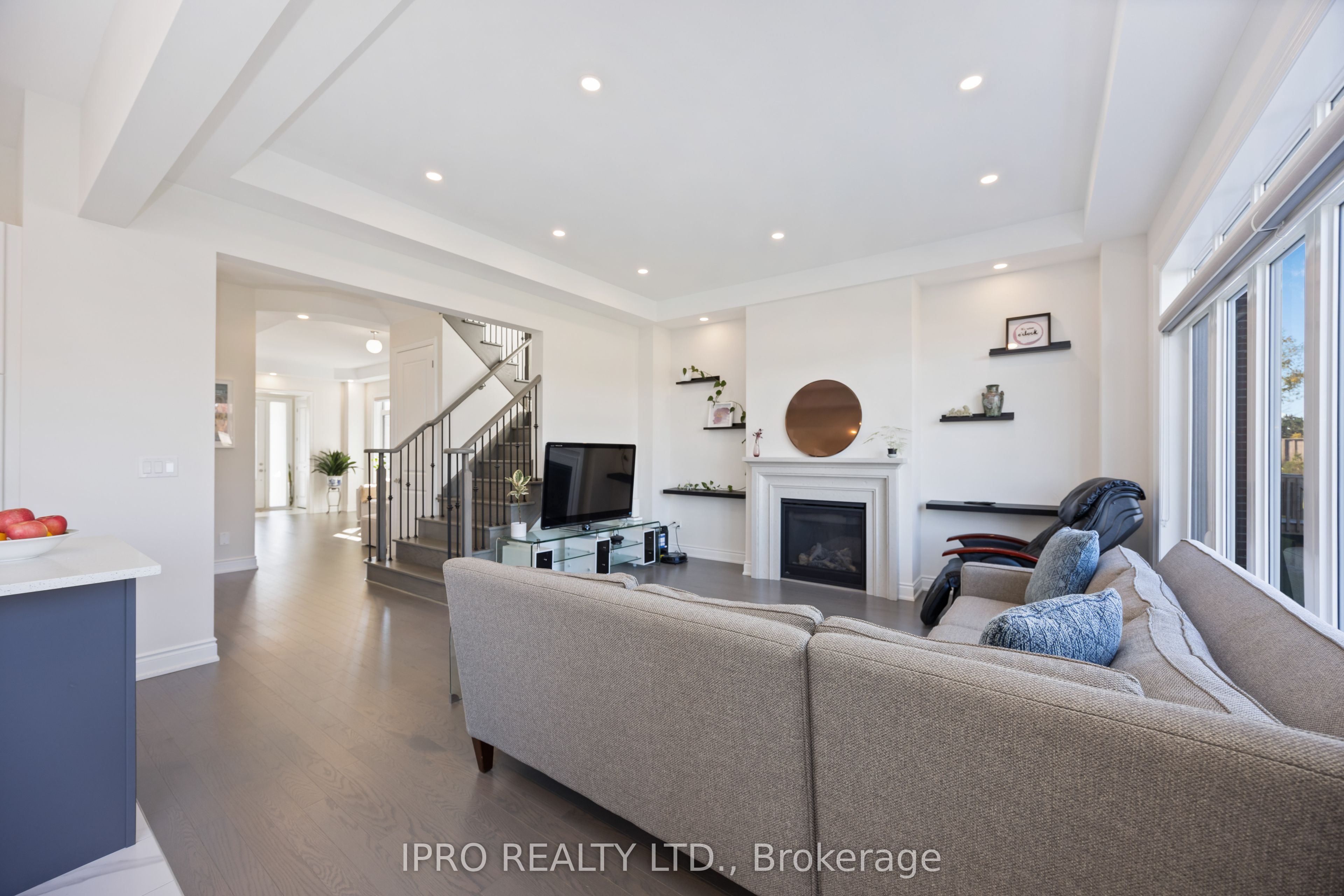 99 Black Walnut Court