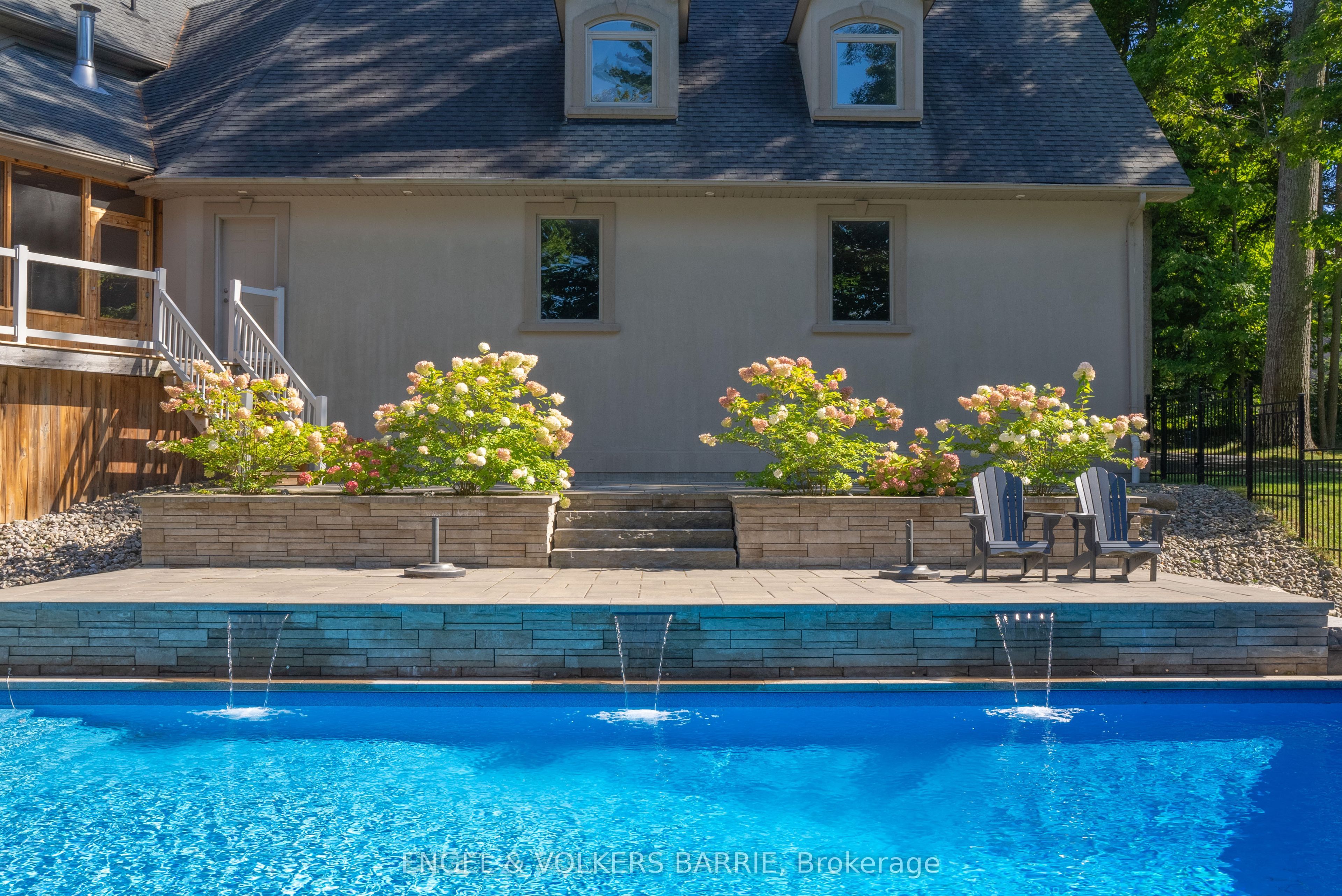 1220 Shoreview Drive