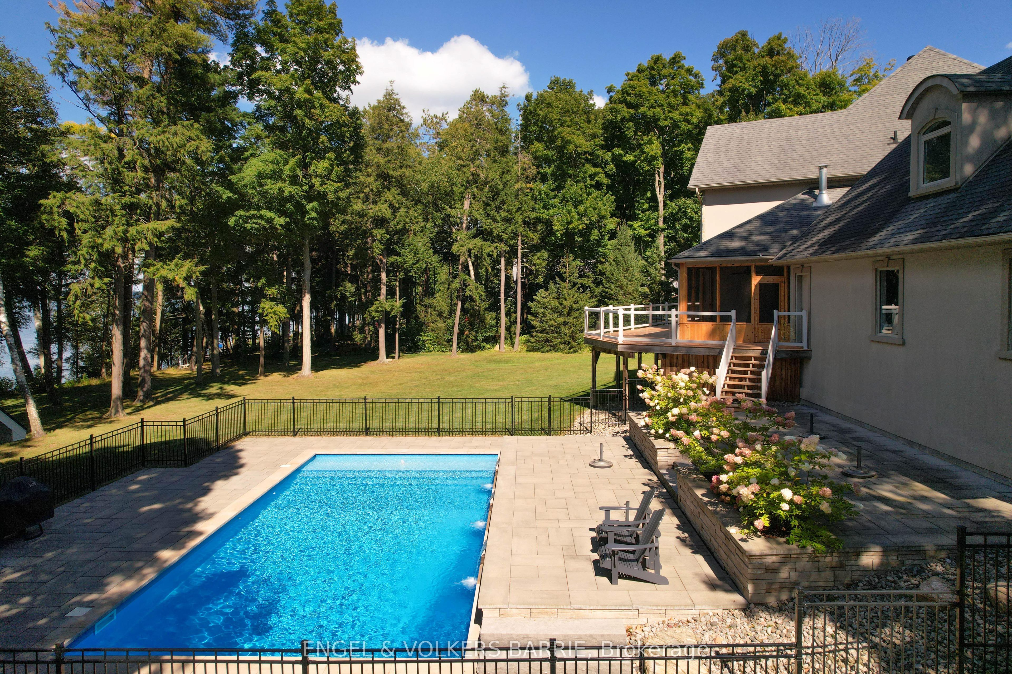 1220 Shoreview Drive