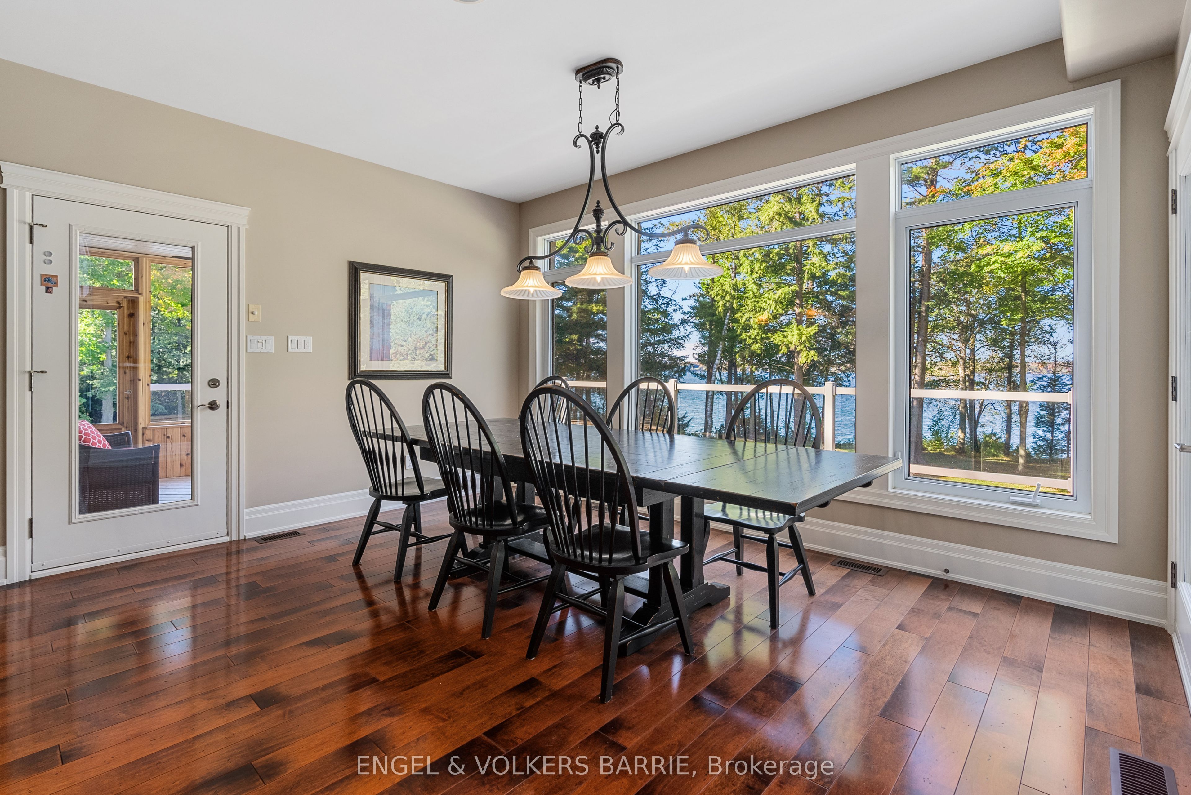 1220 Shoreview Drive