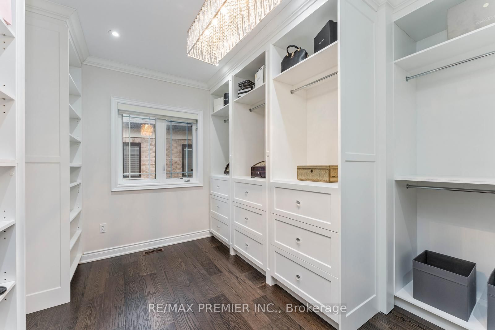 91 Woodgate Pines Drive