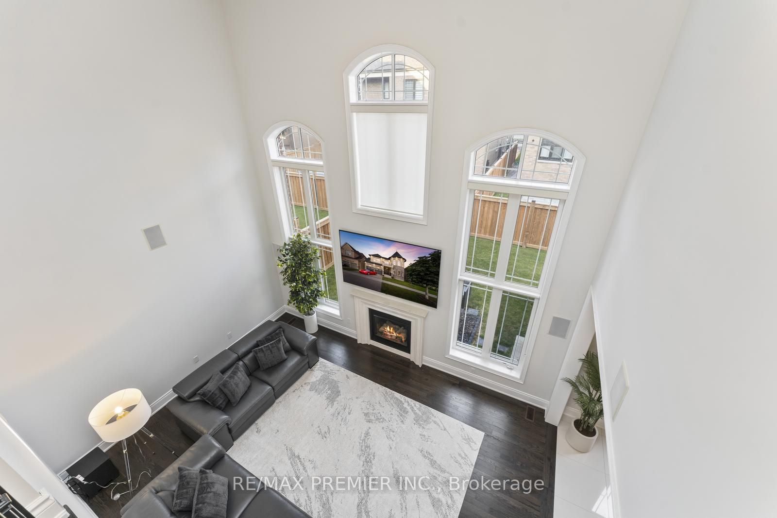 91 Woodgate Pines Drive