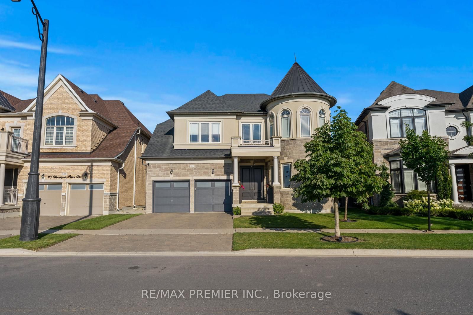 91 Woodgate Pines Drive