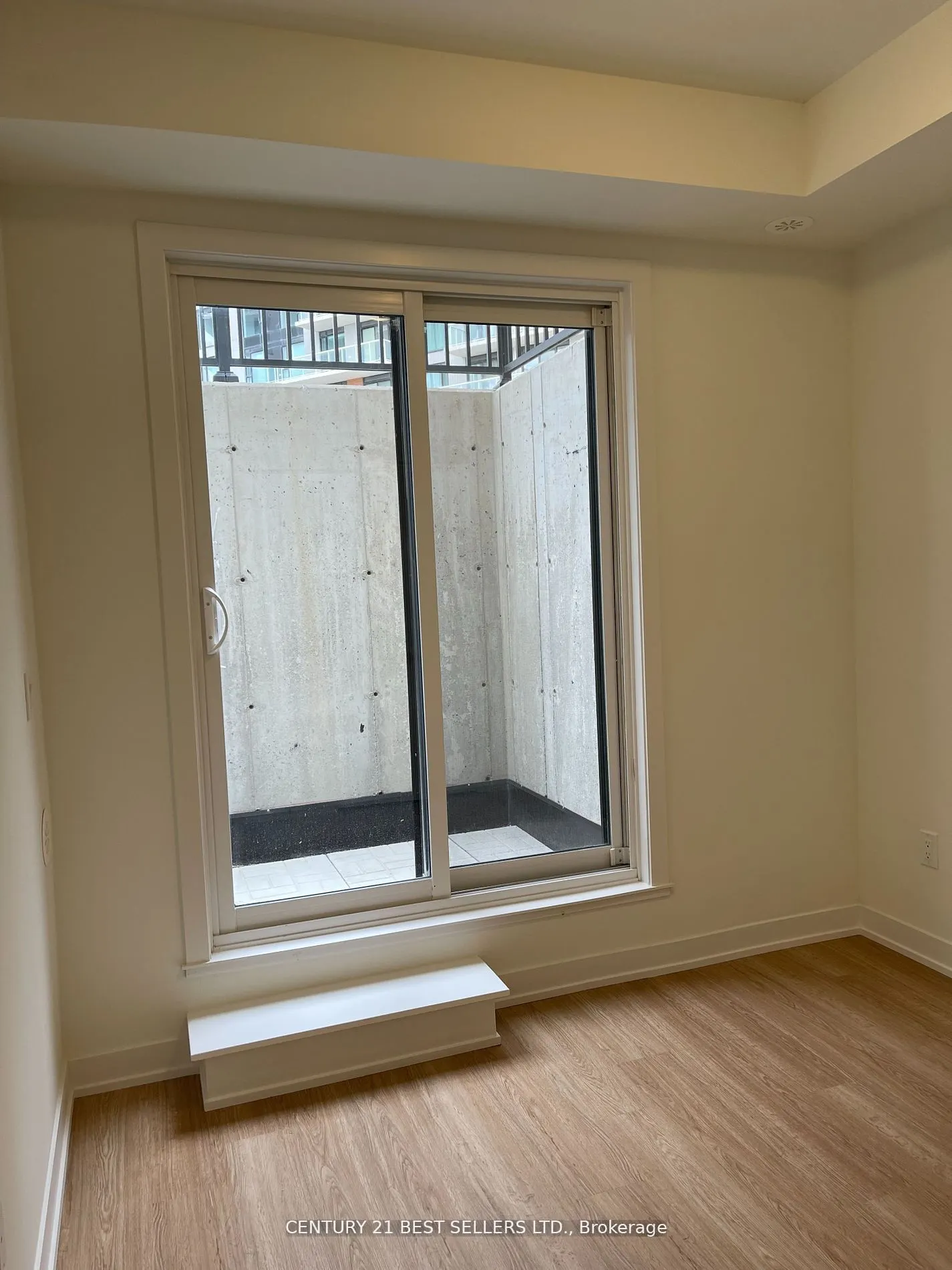 8 David Eyer Road #1221