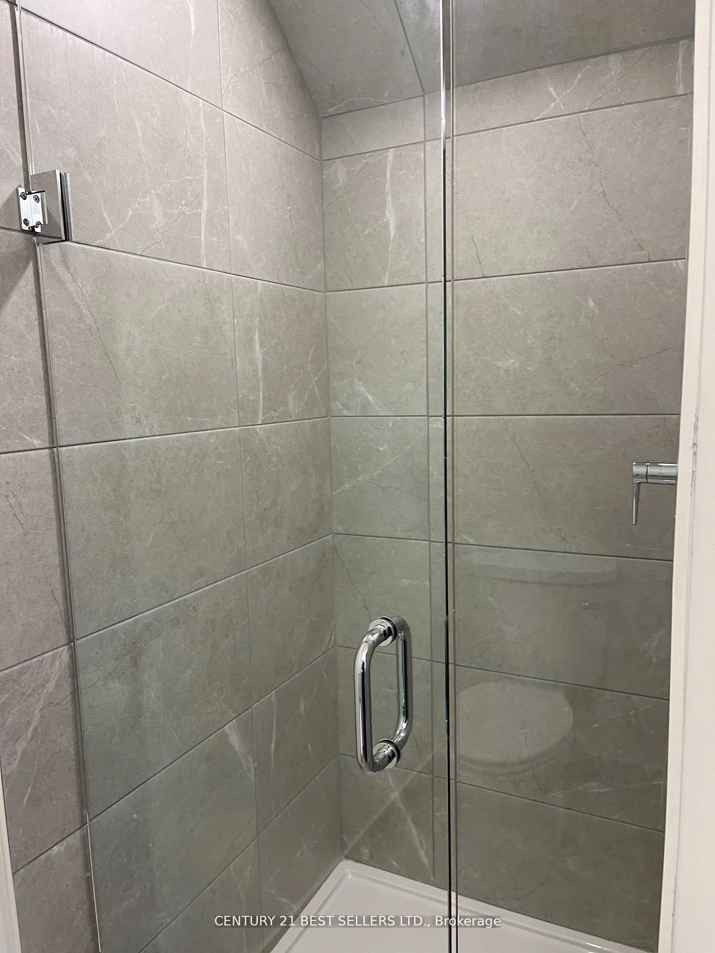8 David Eyer Road #1221