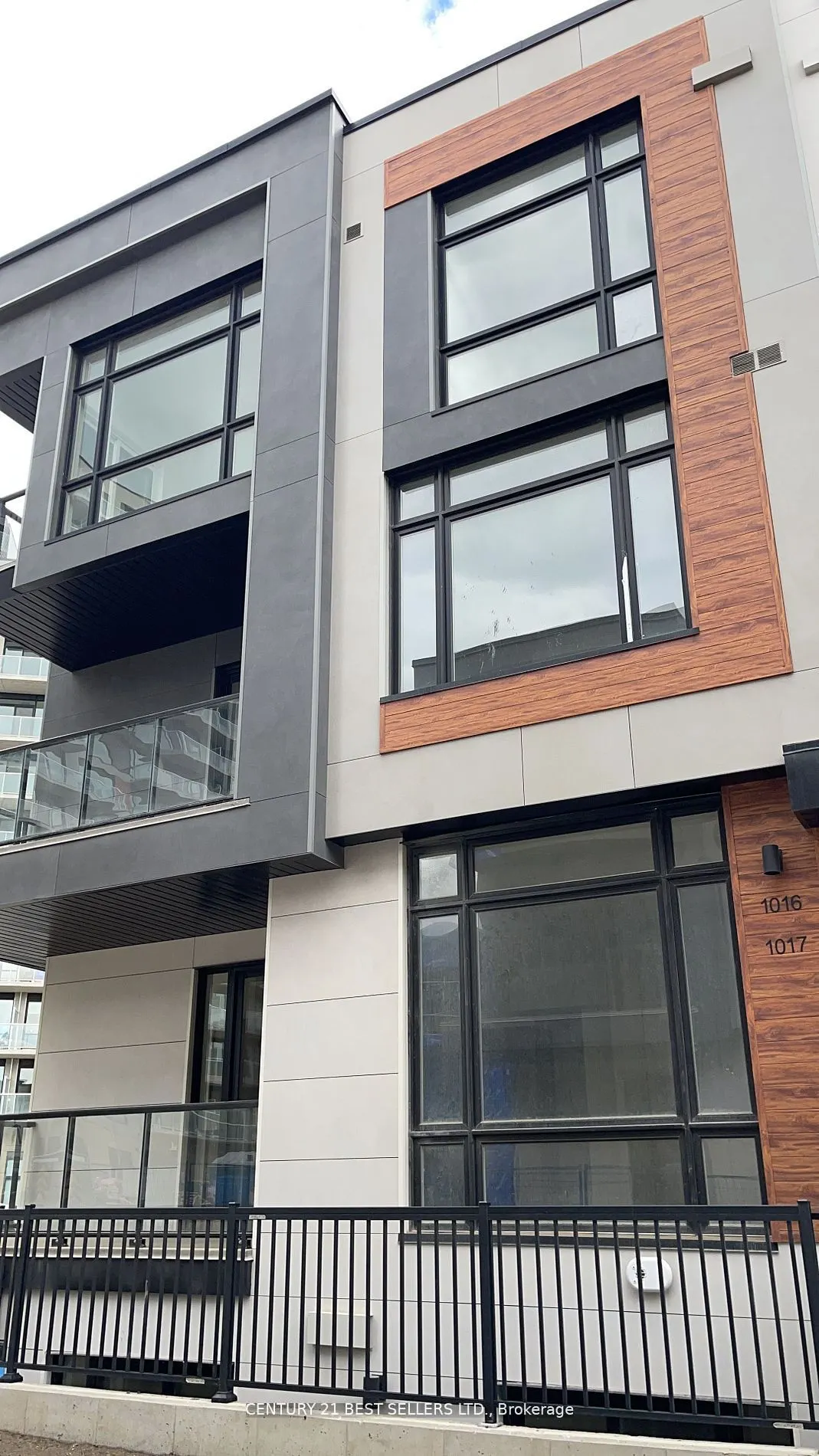 8 David Eyer Road #1221