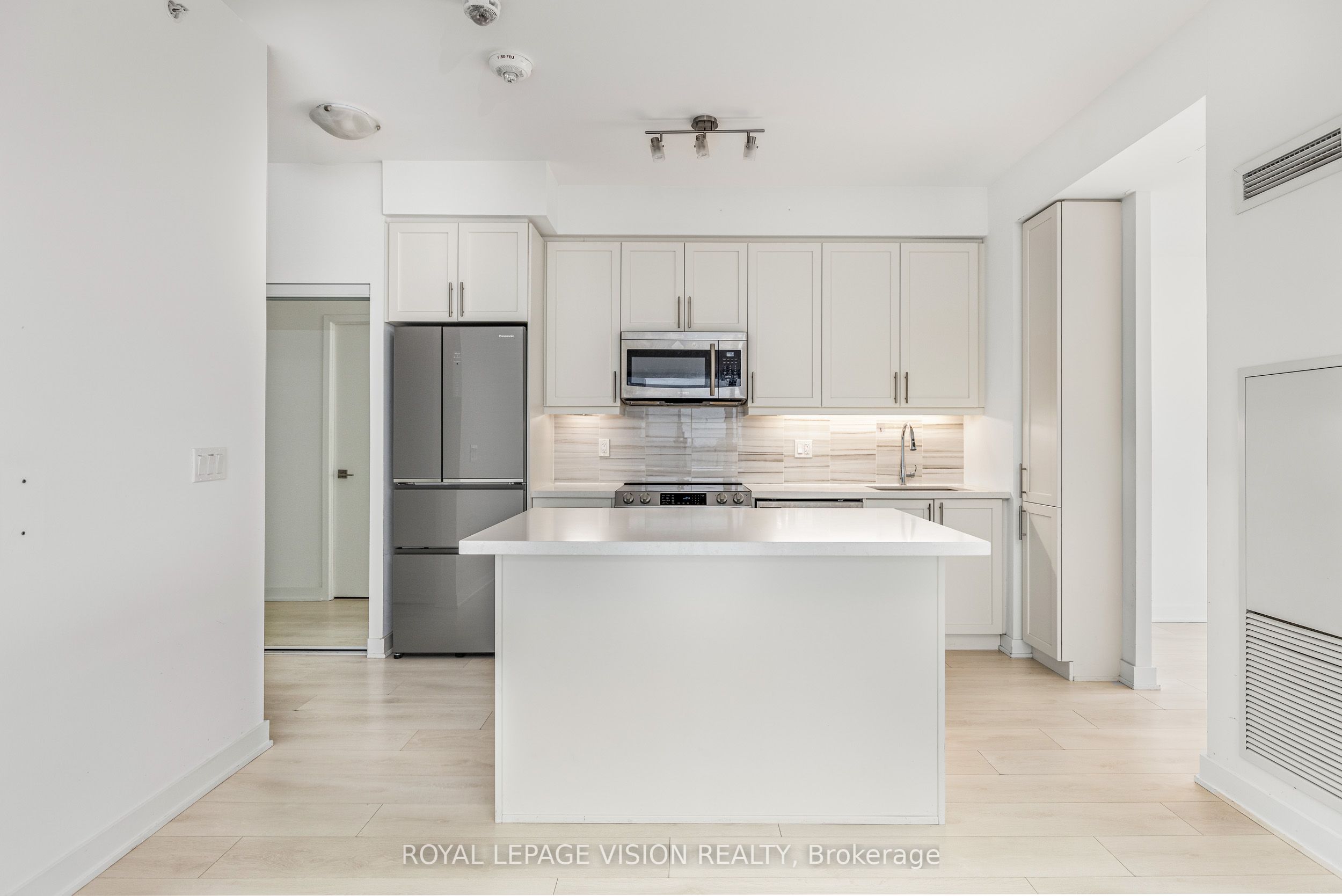 75 Oneida Crescent #1608