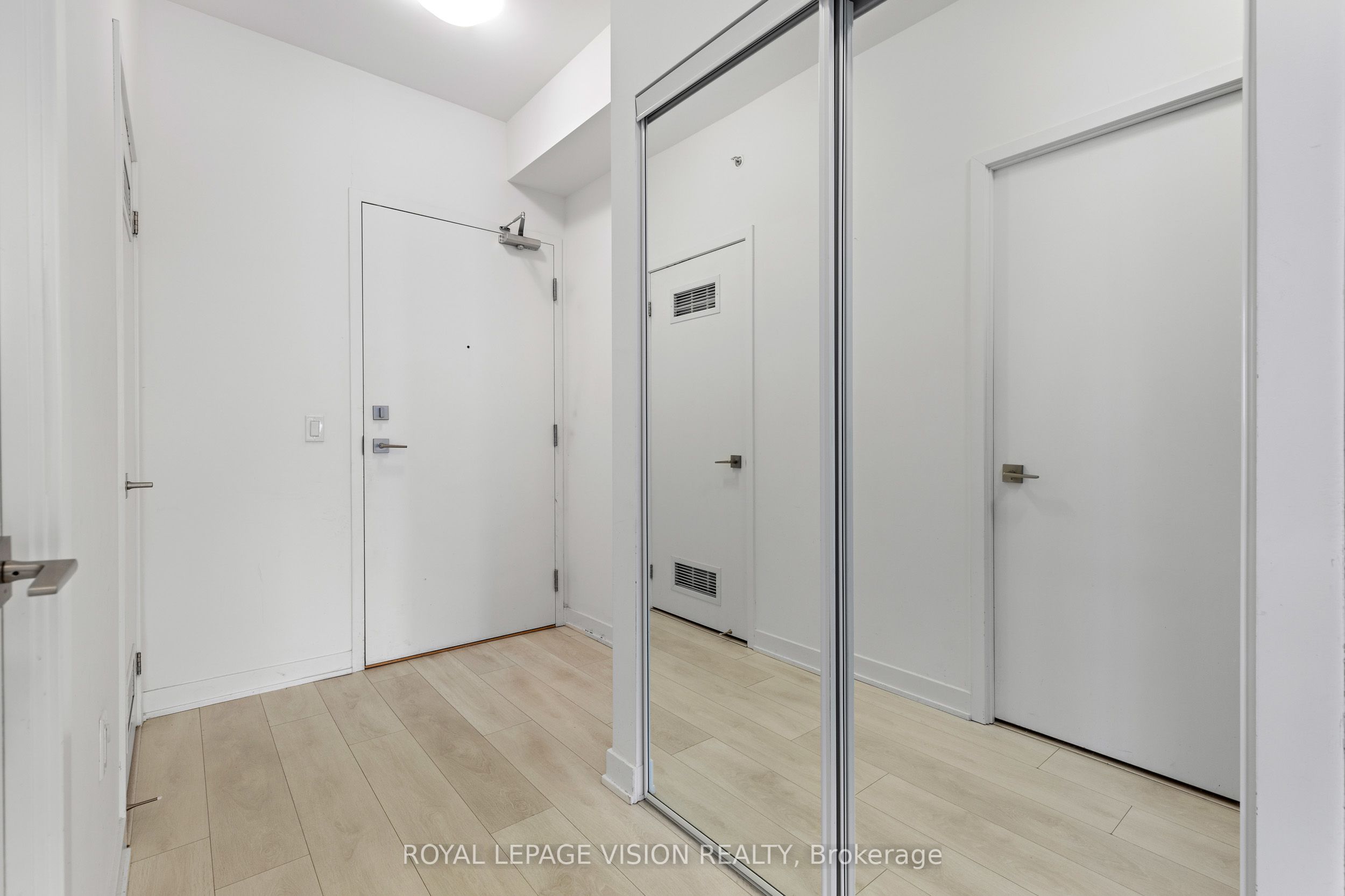 75 Oneida Crescent #1608
