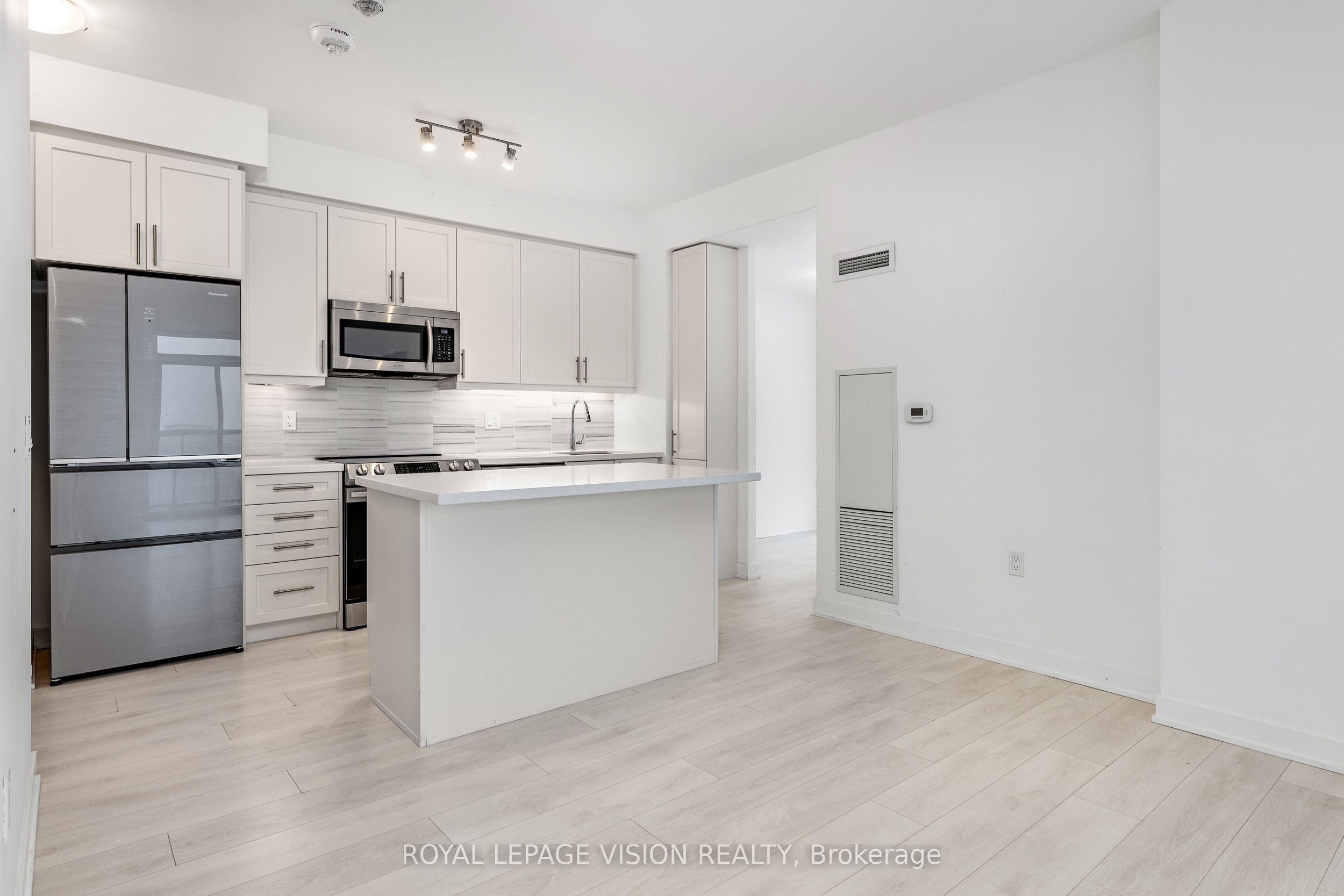 75 Oneida Crescent #1608