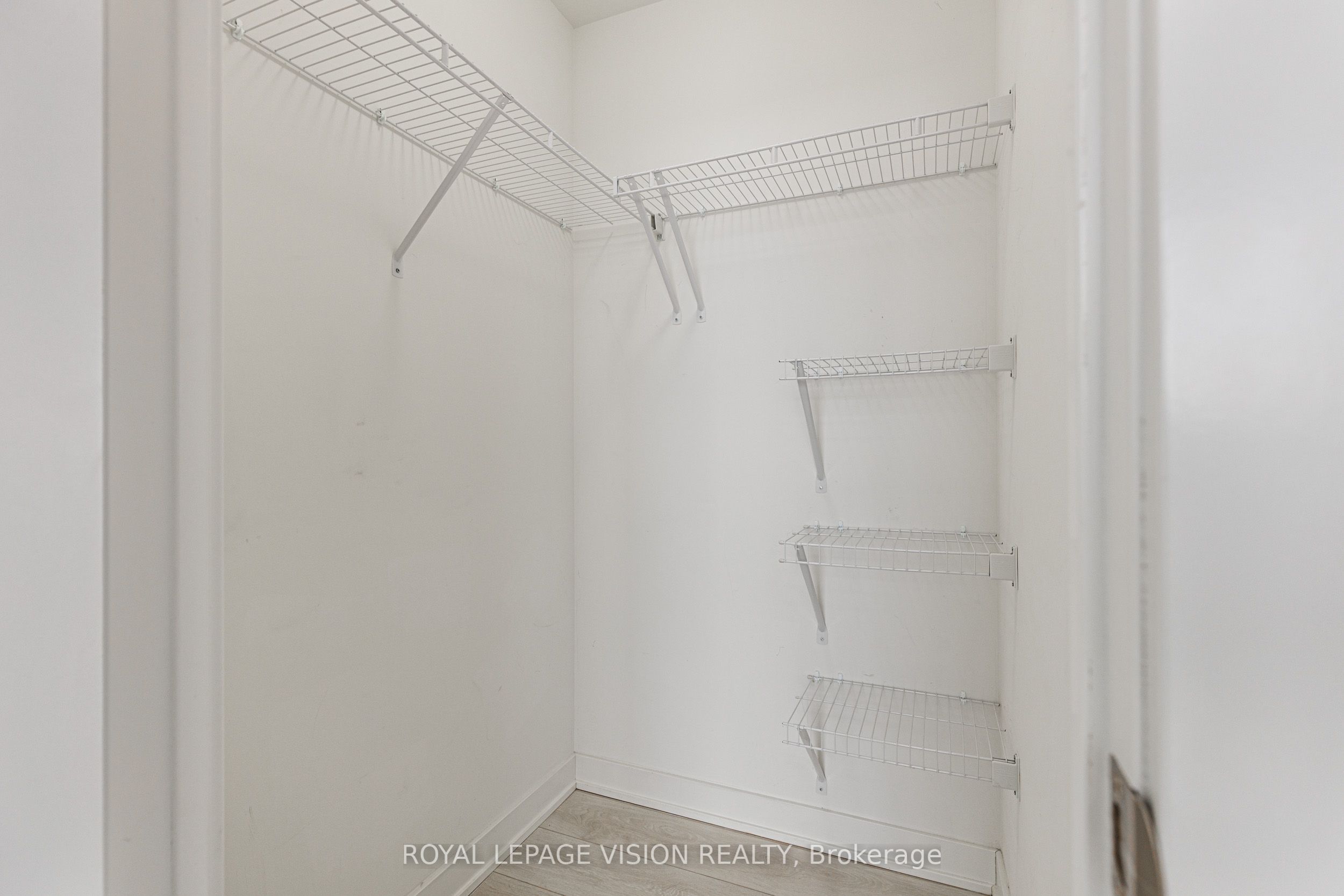 75 Oneida Crescent #1608