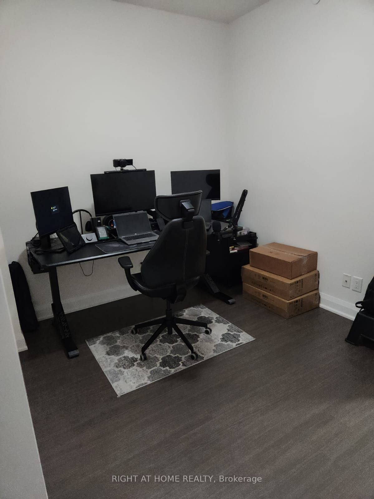 1 Uptown Drive #302