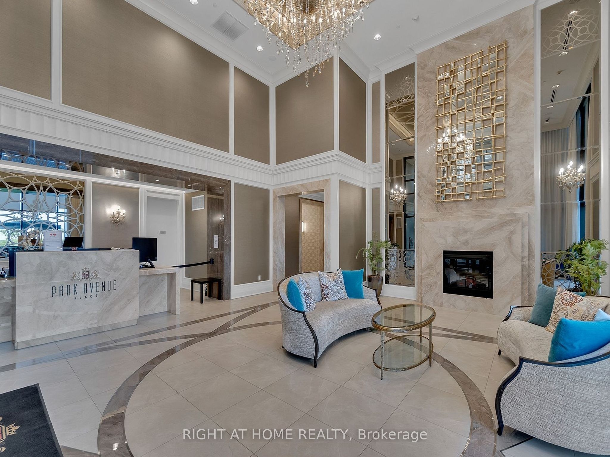 9085 Jane Street #811