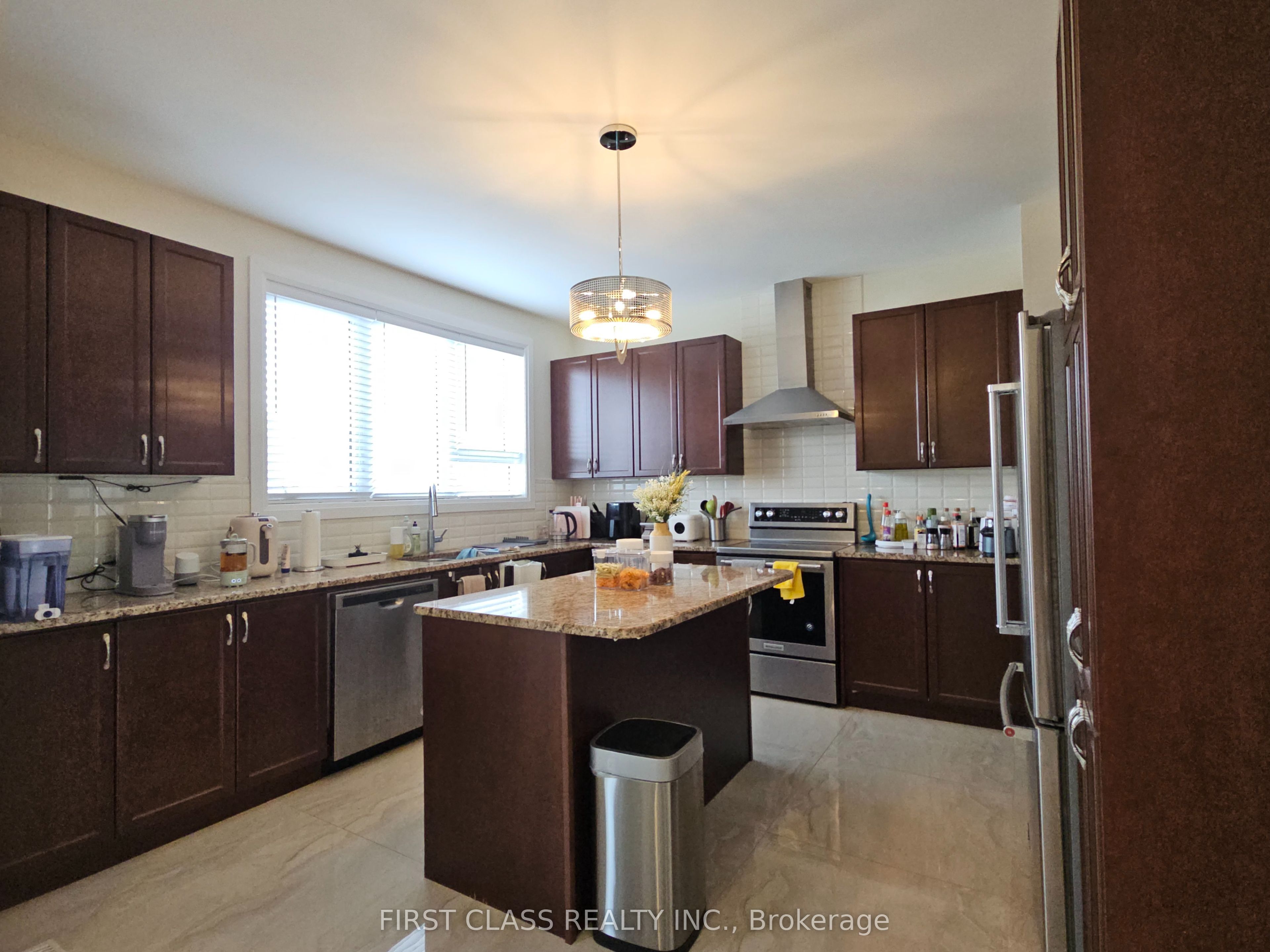 37 Sparks Street