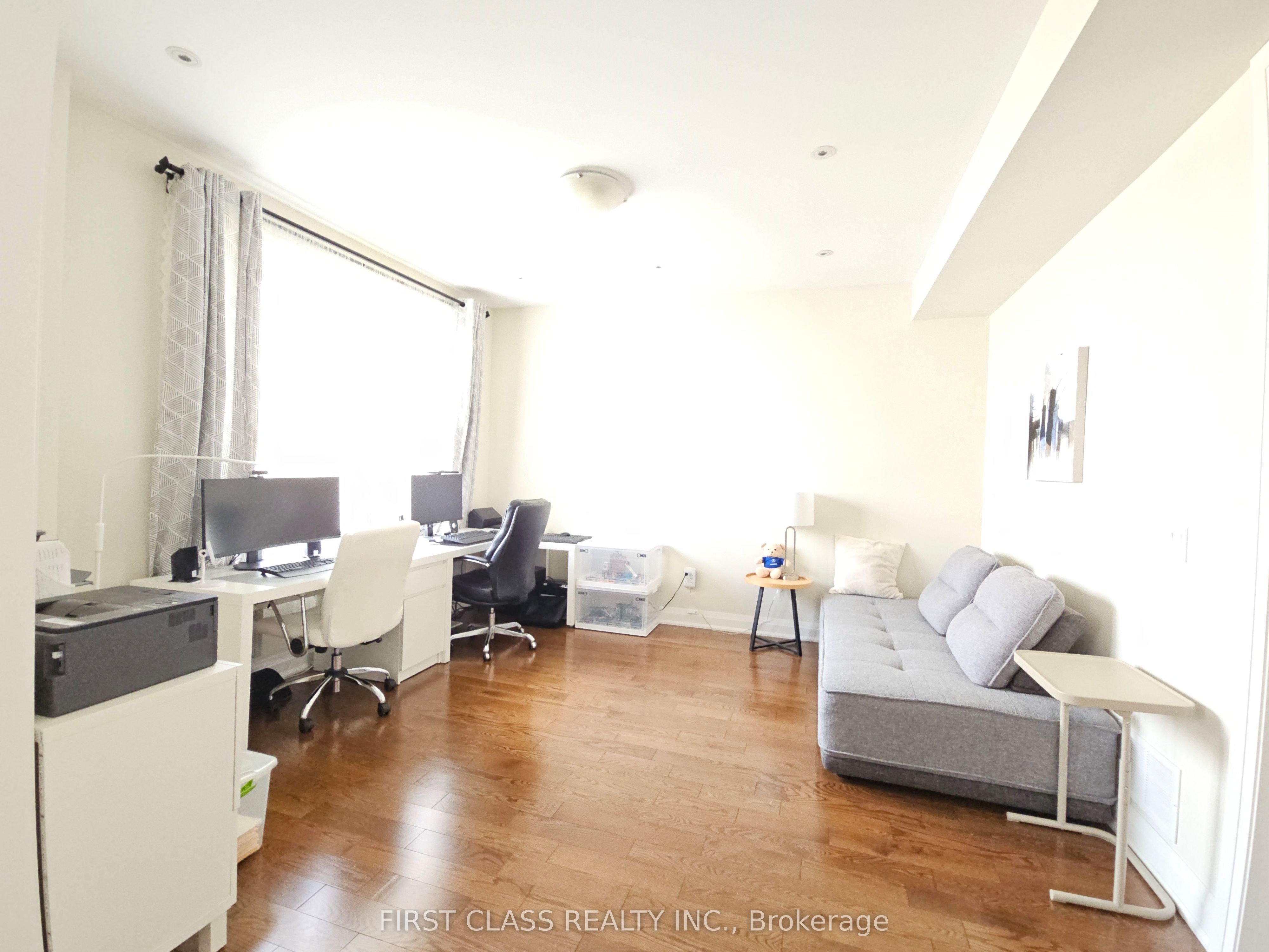 37 Sparks Street