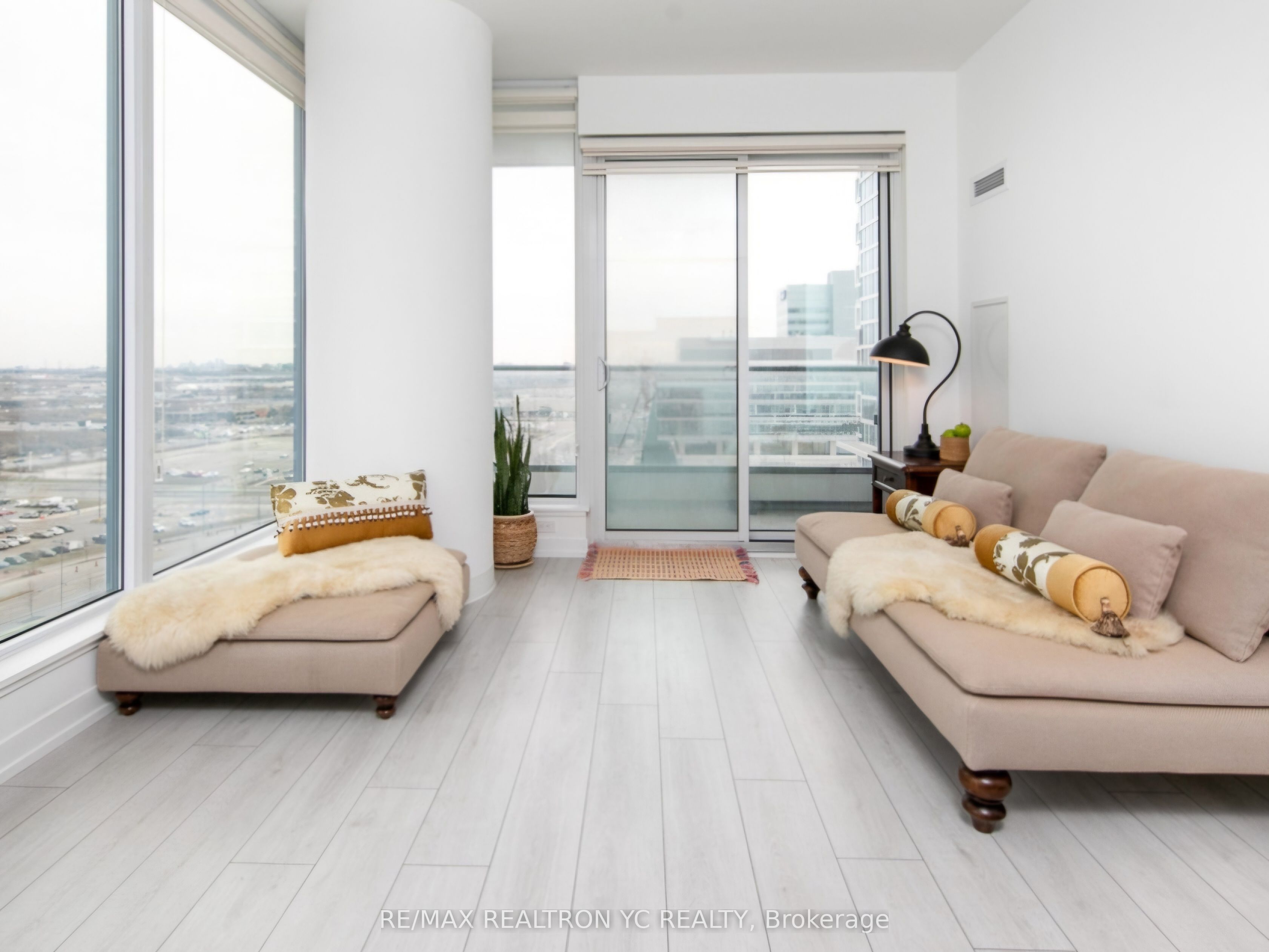 898 Portage Parkway #1503