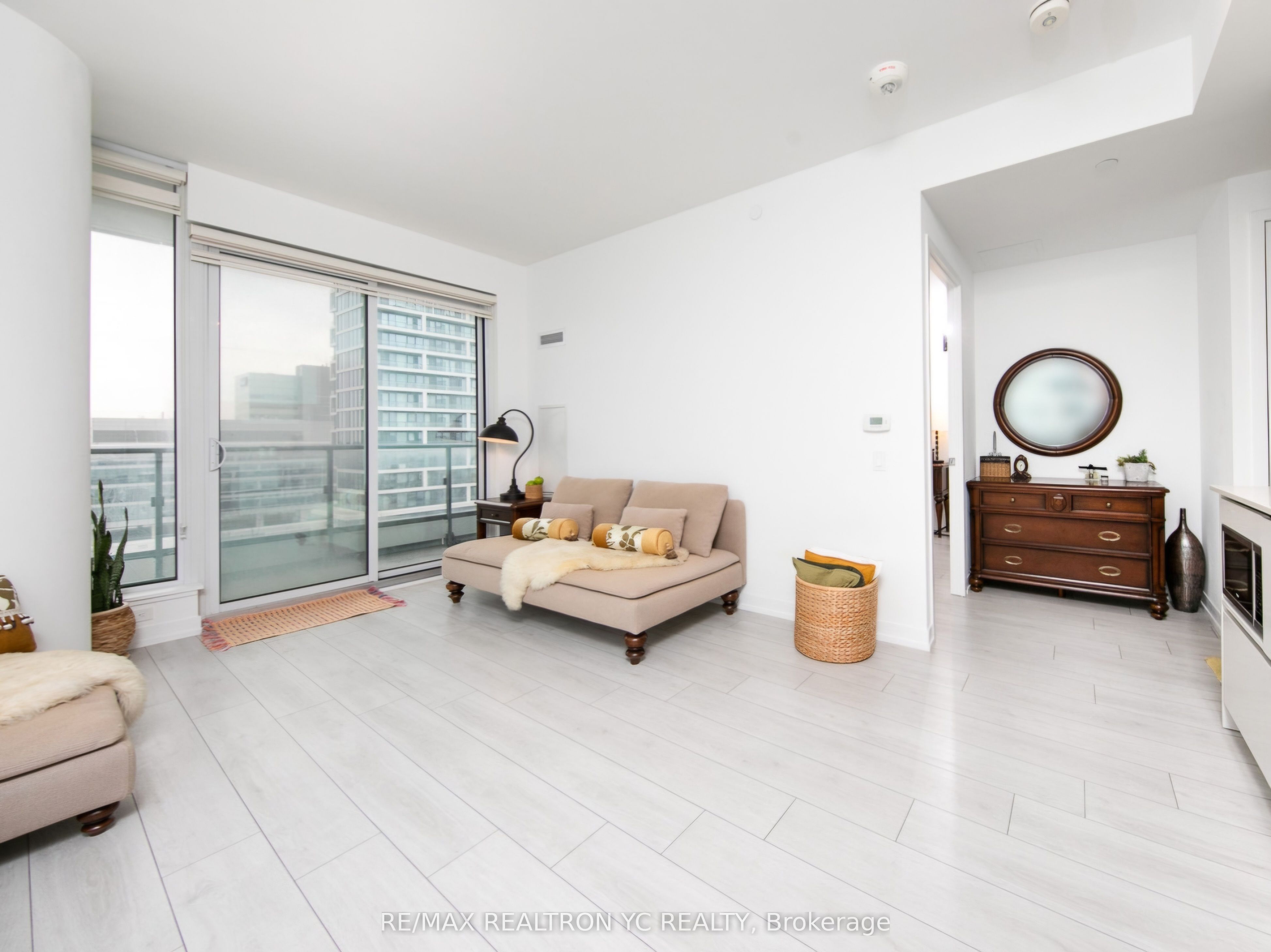 898 Portage Parkway #1503