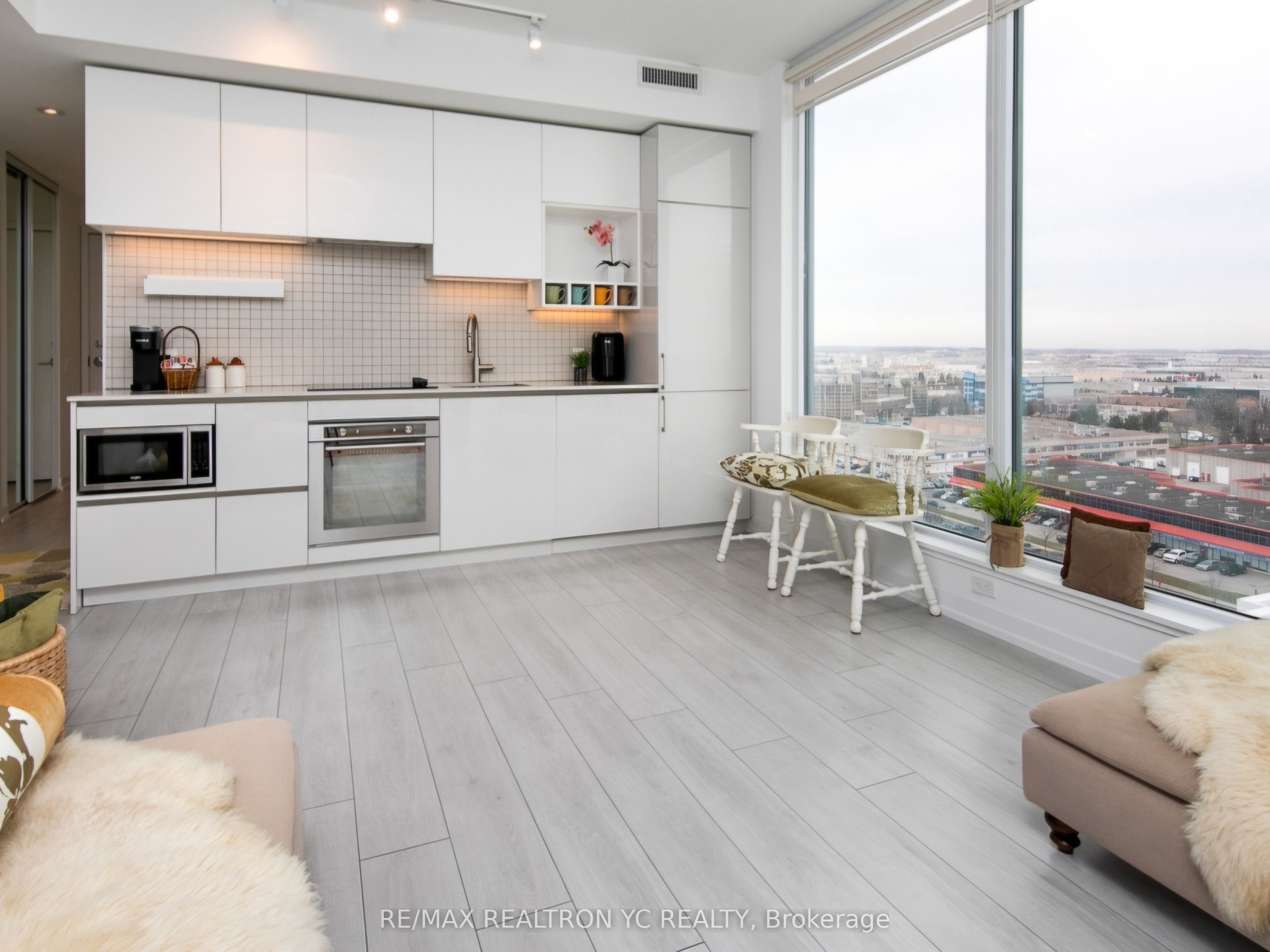 898 Portage Parkway #1503