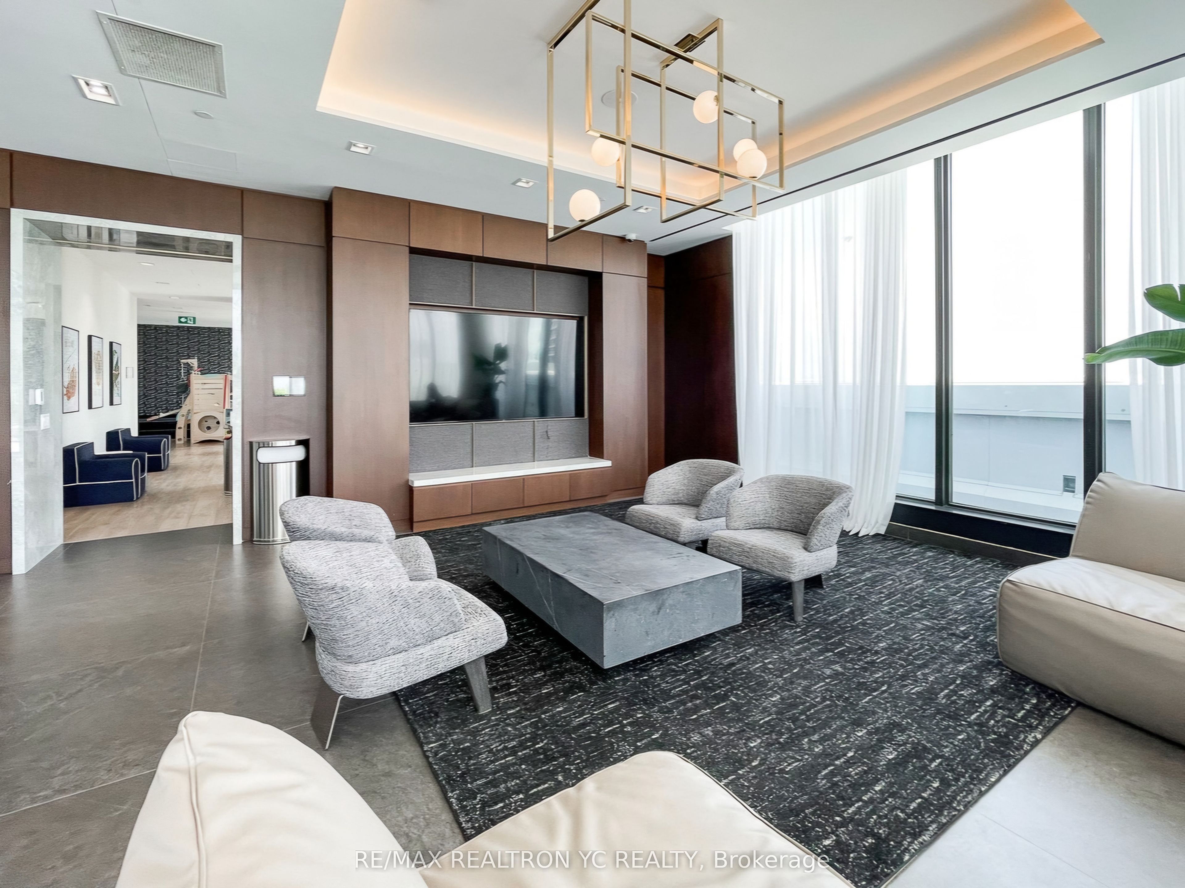 898 Portage Parkway #1503