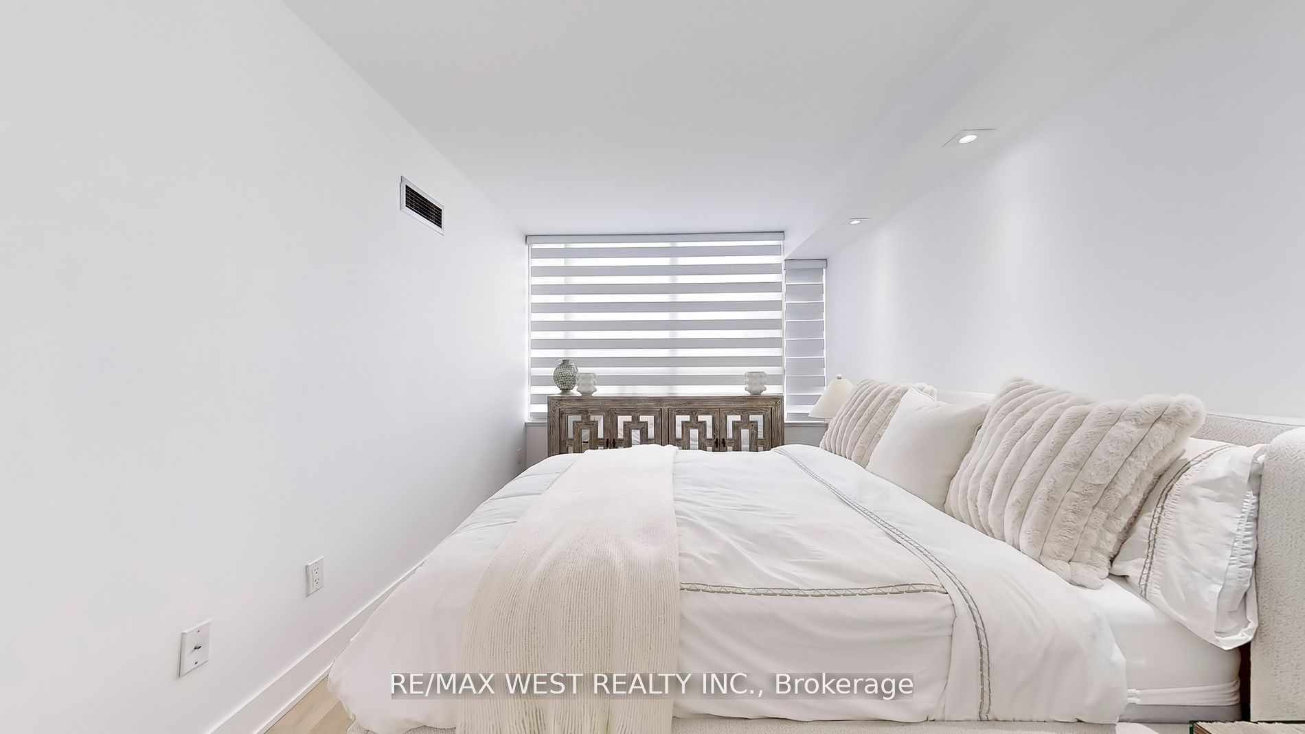 7 Townsgate Drive #1408