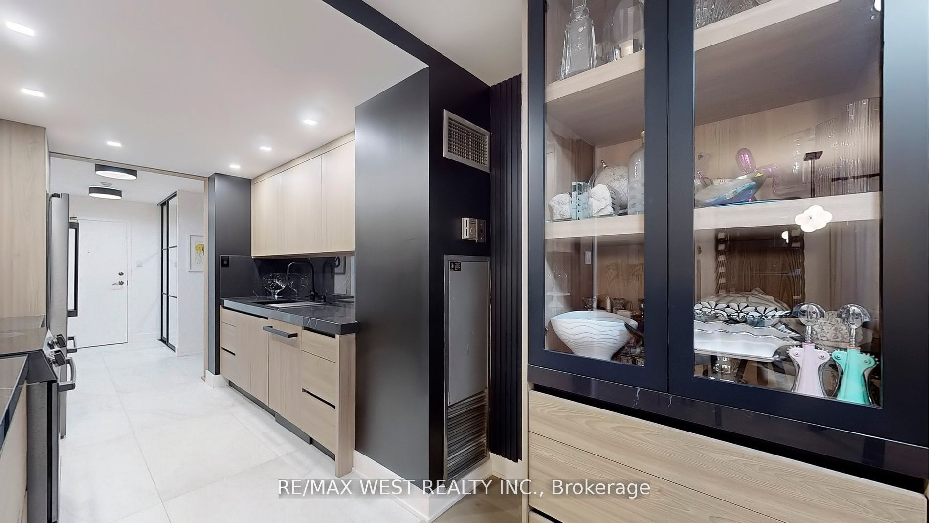 7 Townsgate Drive #1408
