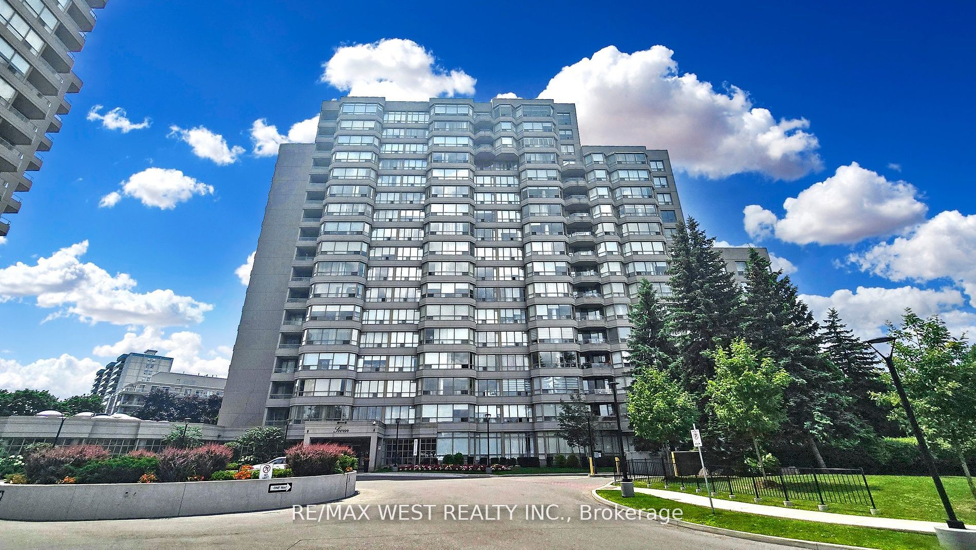 7 Townsgate Drive #1408